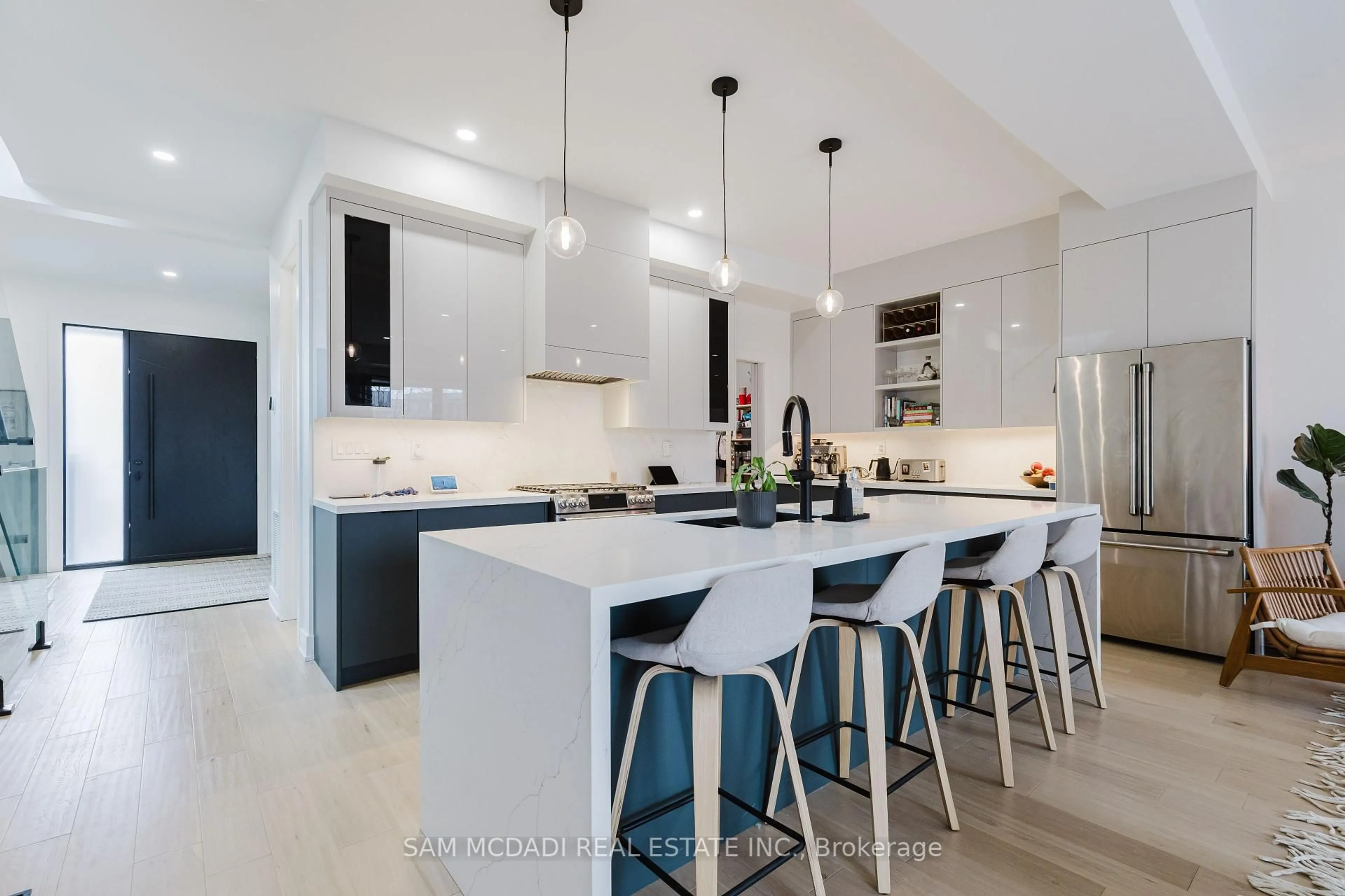 Contemporary kitchen, ceramic/tile floor for 36 Maple Ave, Mississauga Ontario L5H 2S1