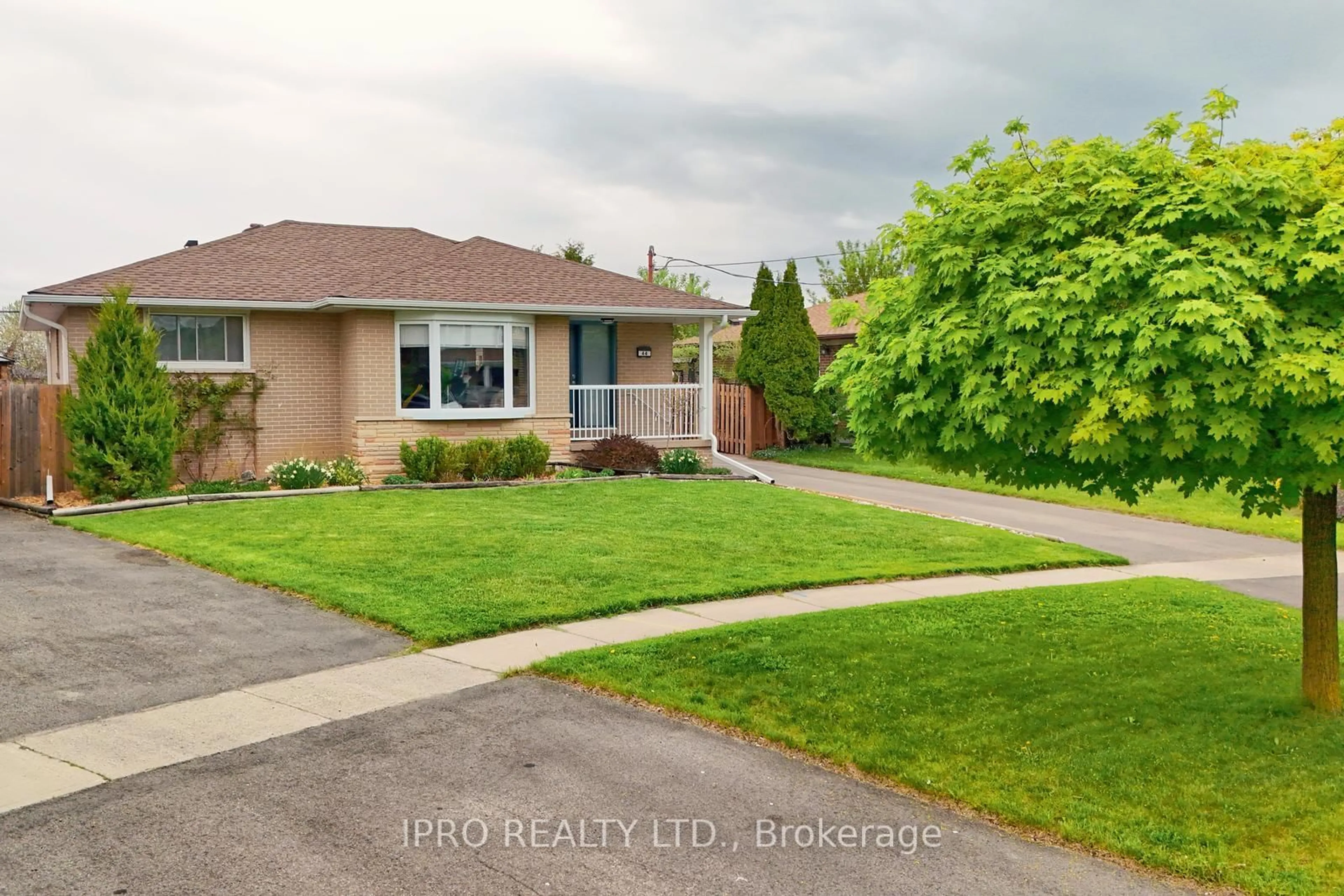 Unknown for 44 Moultrey Cres, Halton Hills Ontario L7G 4N5
