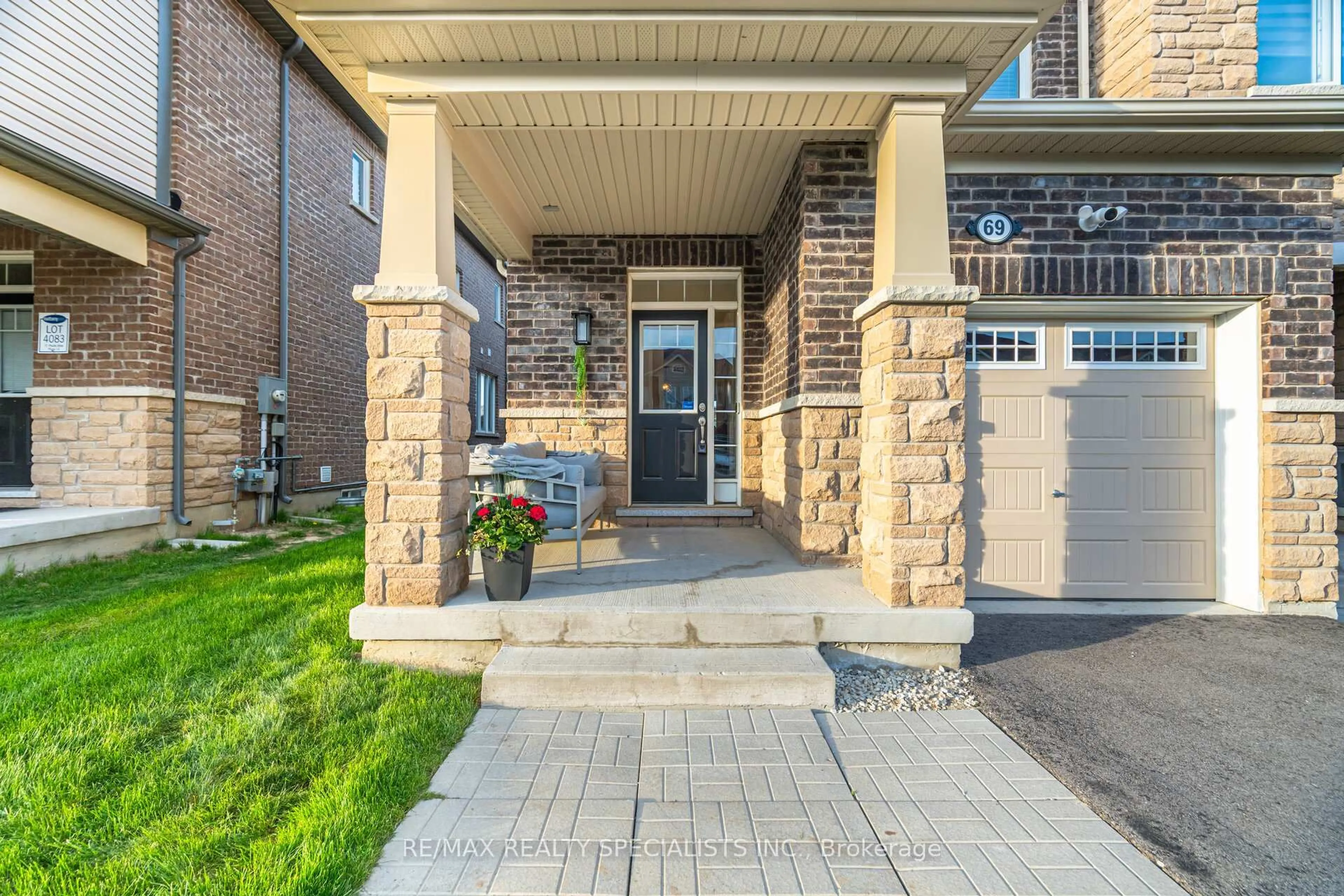 Unknown for 69 Phyllis Dr, Caledon Ontario L7C 4E2