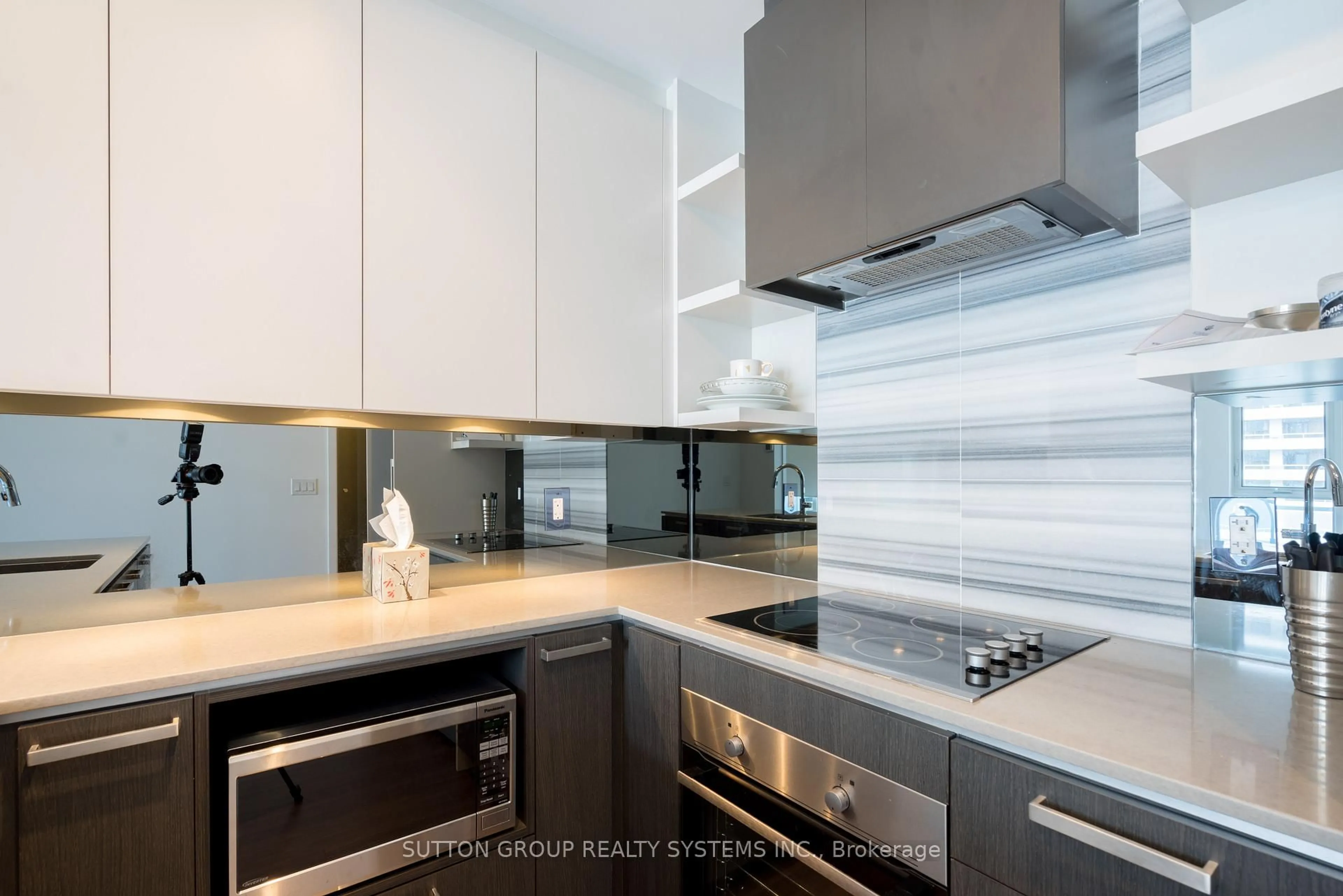 Contemporary kitchen, ceramic/tile floor for 1830 Bloor St #1017, Toronto Ontario M6P 3K6