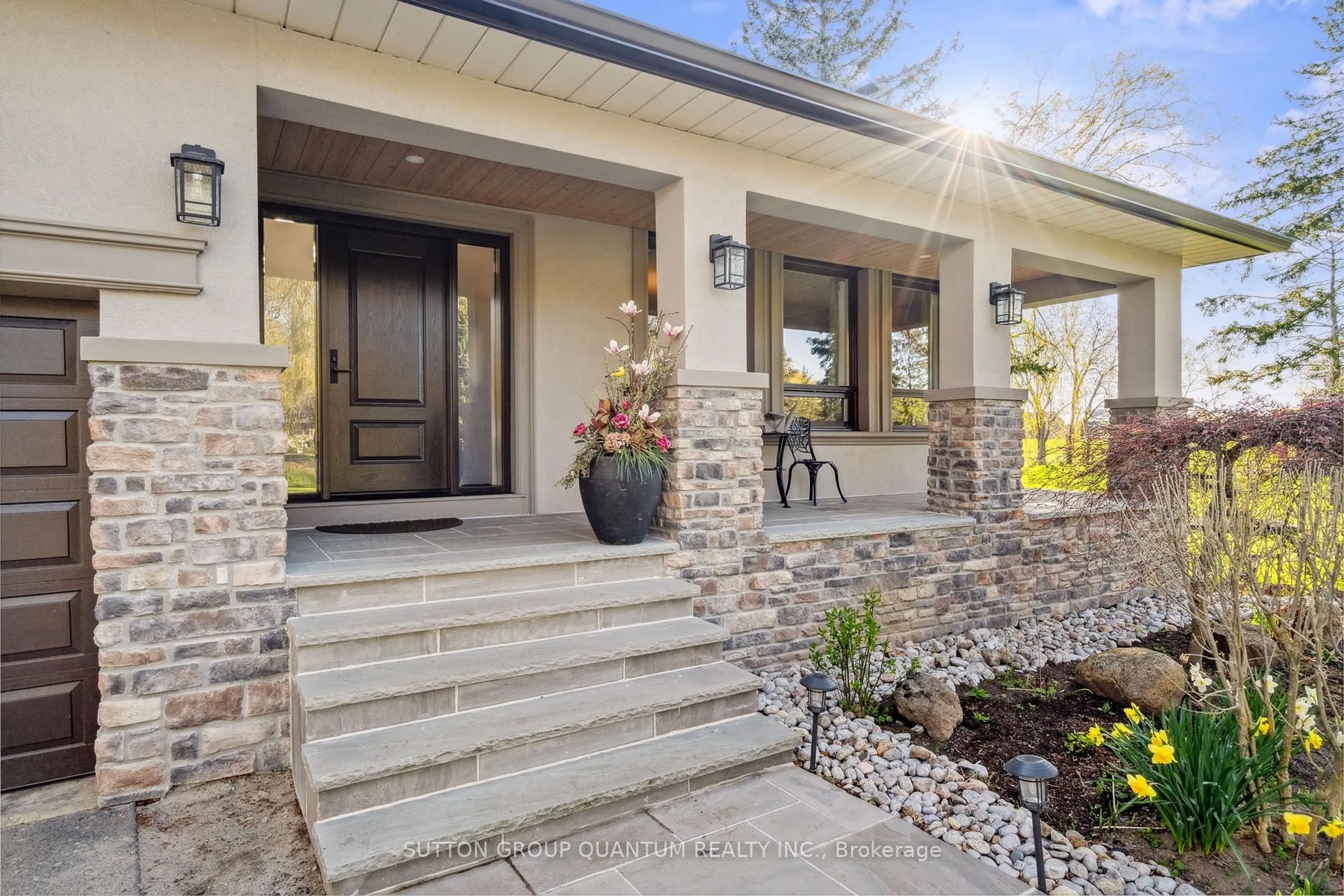 Indoor entryway for 14432 Innis Lake Rd, Caledon Ontario L7C 2Y7