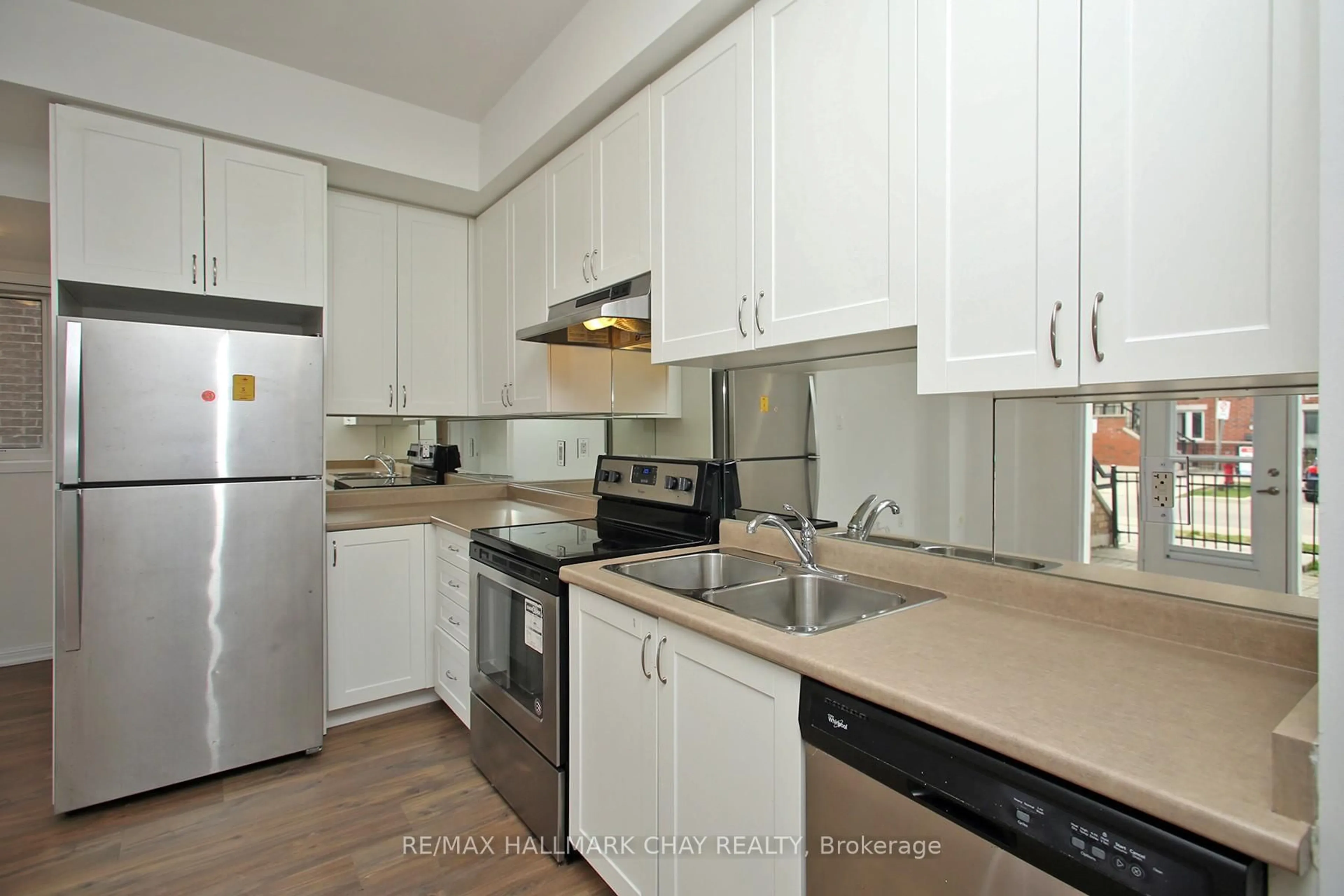 Standard kitchen, unknown for 250 Sunny Meadow Blvd #252, Brampton Ontario L7R 3Y6
