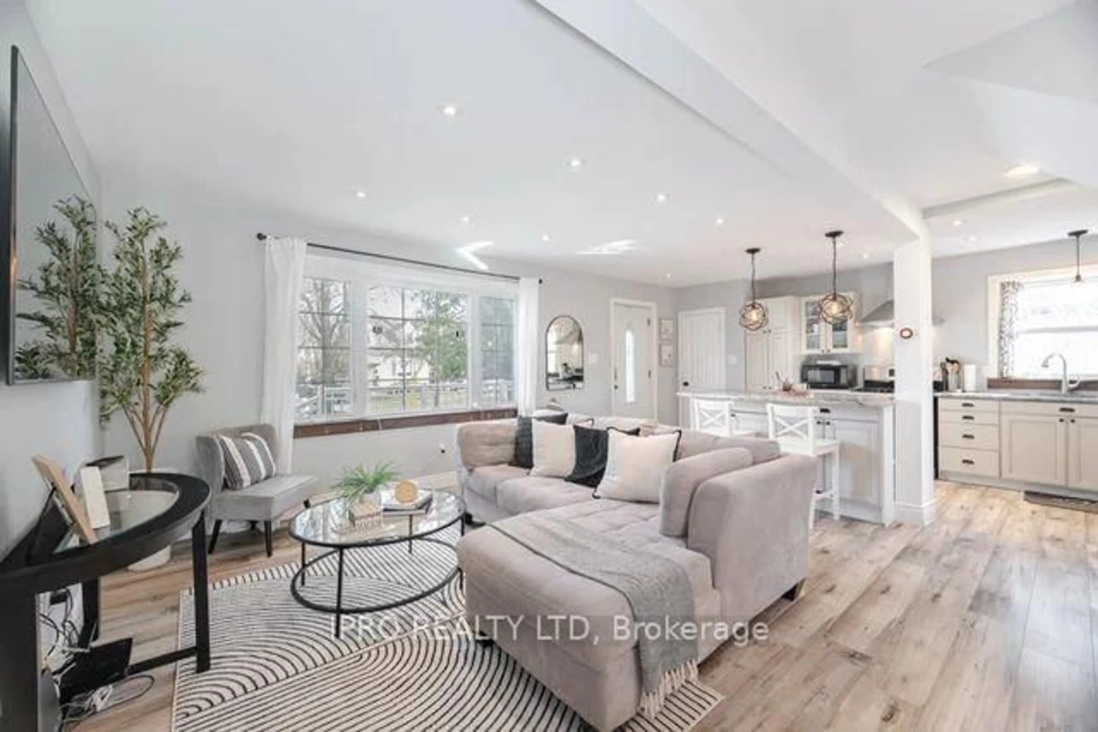 Living room with furniture, unknown for 62 McCaul St, Brampton Ontario L6V 1J3