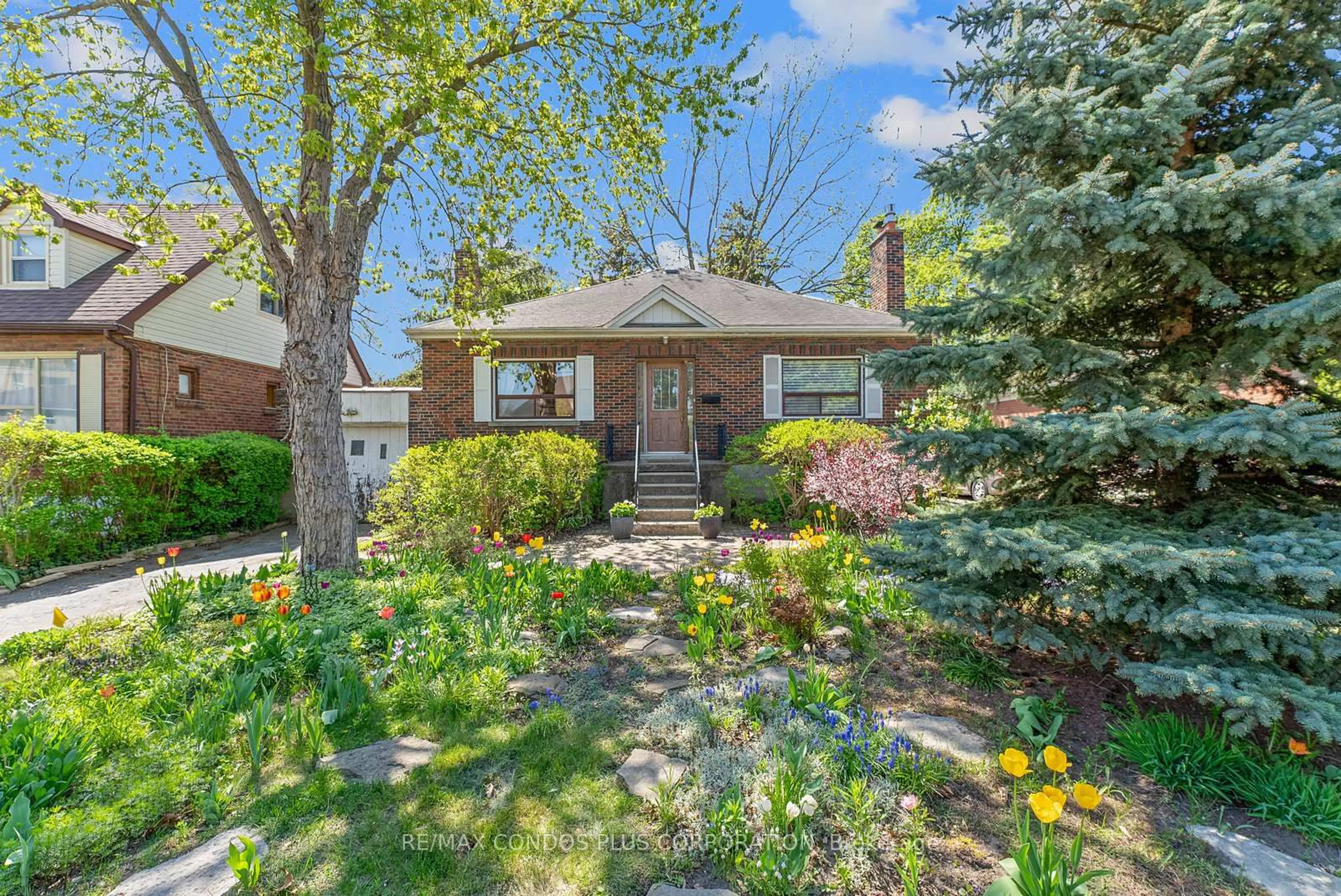 Home with brick exterior material, street for 219 King St, Toronto Ontario M9N 1L8