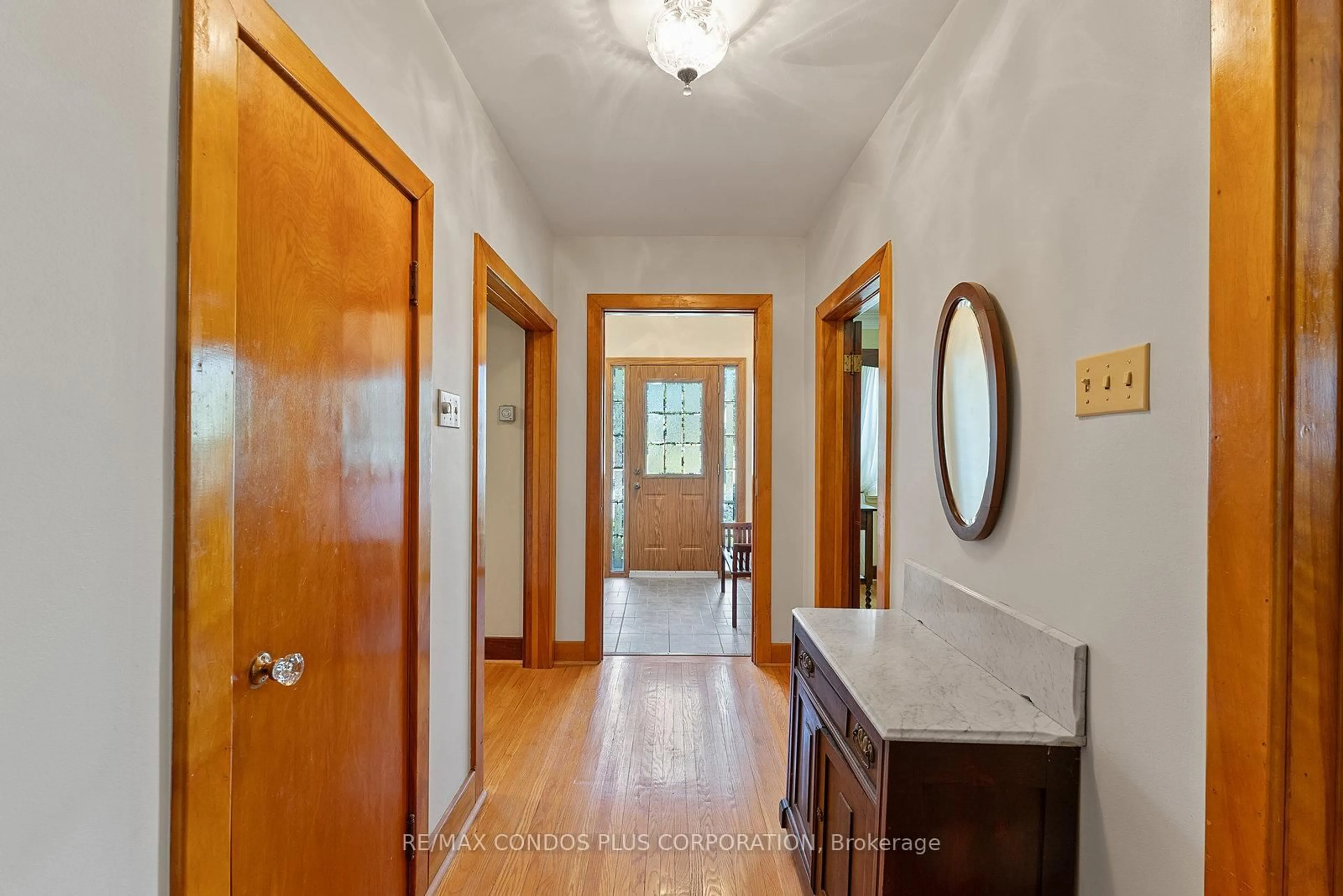 Indoor entryway for 219 King St, Toronto Ontario M9N 1L8