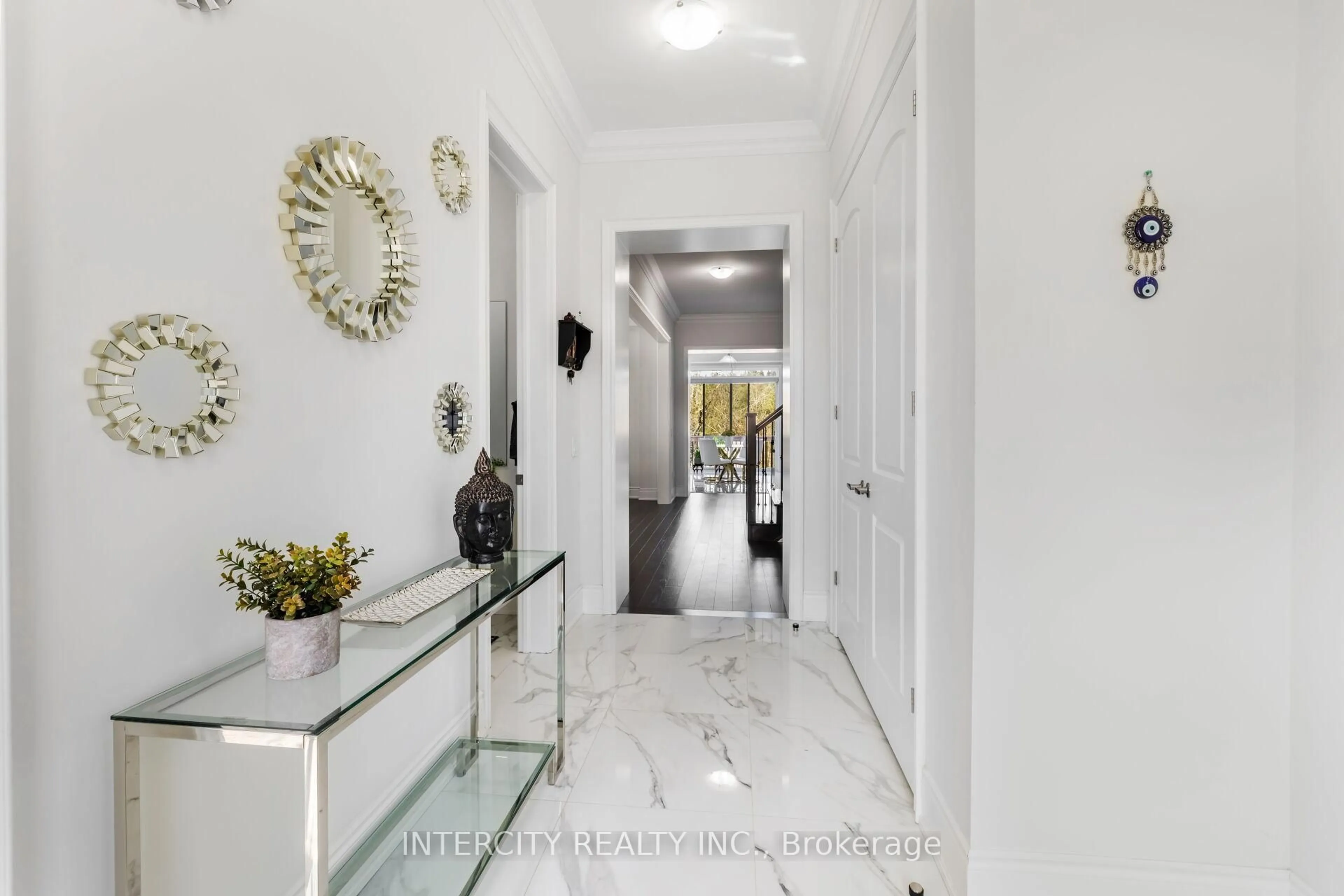 Indoor entryway for 91 Raspberry Ridge Ave, Caledon Ontario L7C 4N2