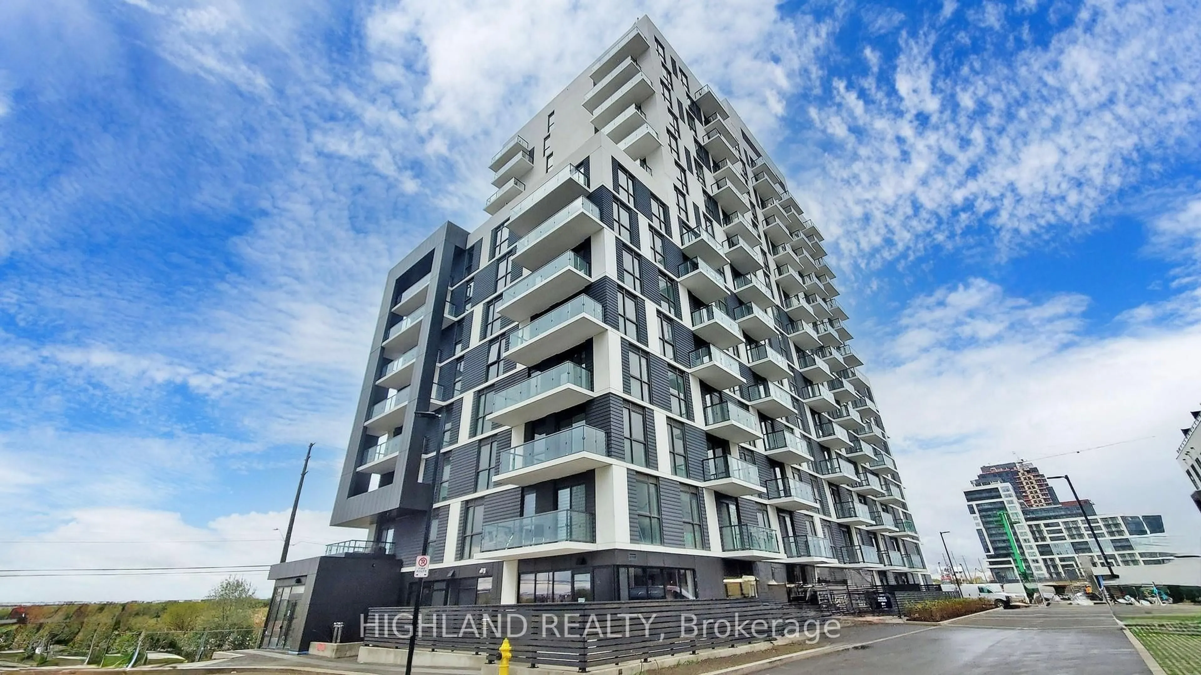 A pic from outside/outdoor area/front of a property/back of a property/a pic from drone, building for 345 Wheat Boom Dr #503, Oakville Ontario L6H 7X4