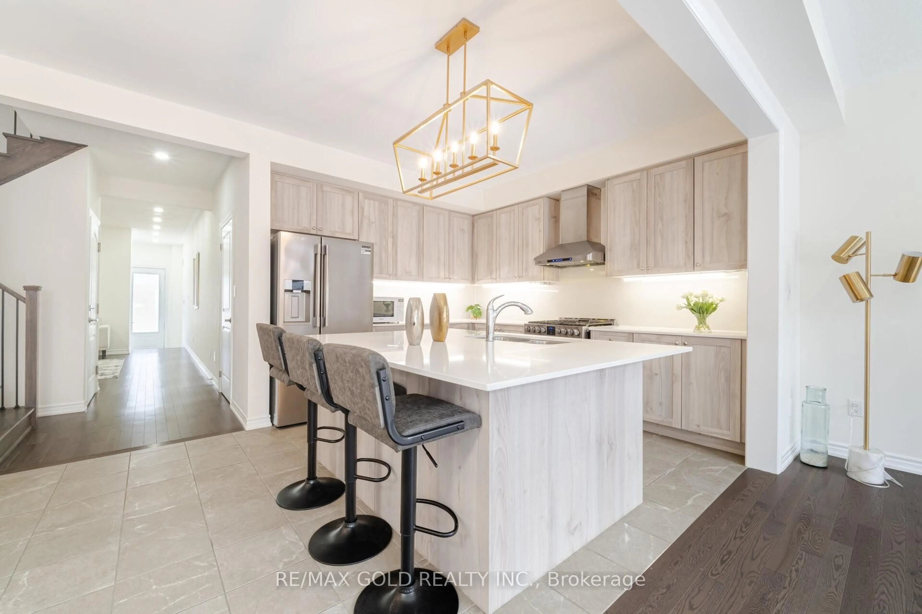 Open concept kitchen, ceramic/tile floor for 55 Purple Sage Dr, Brampton Ontario L6P 4P5