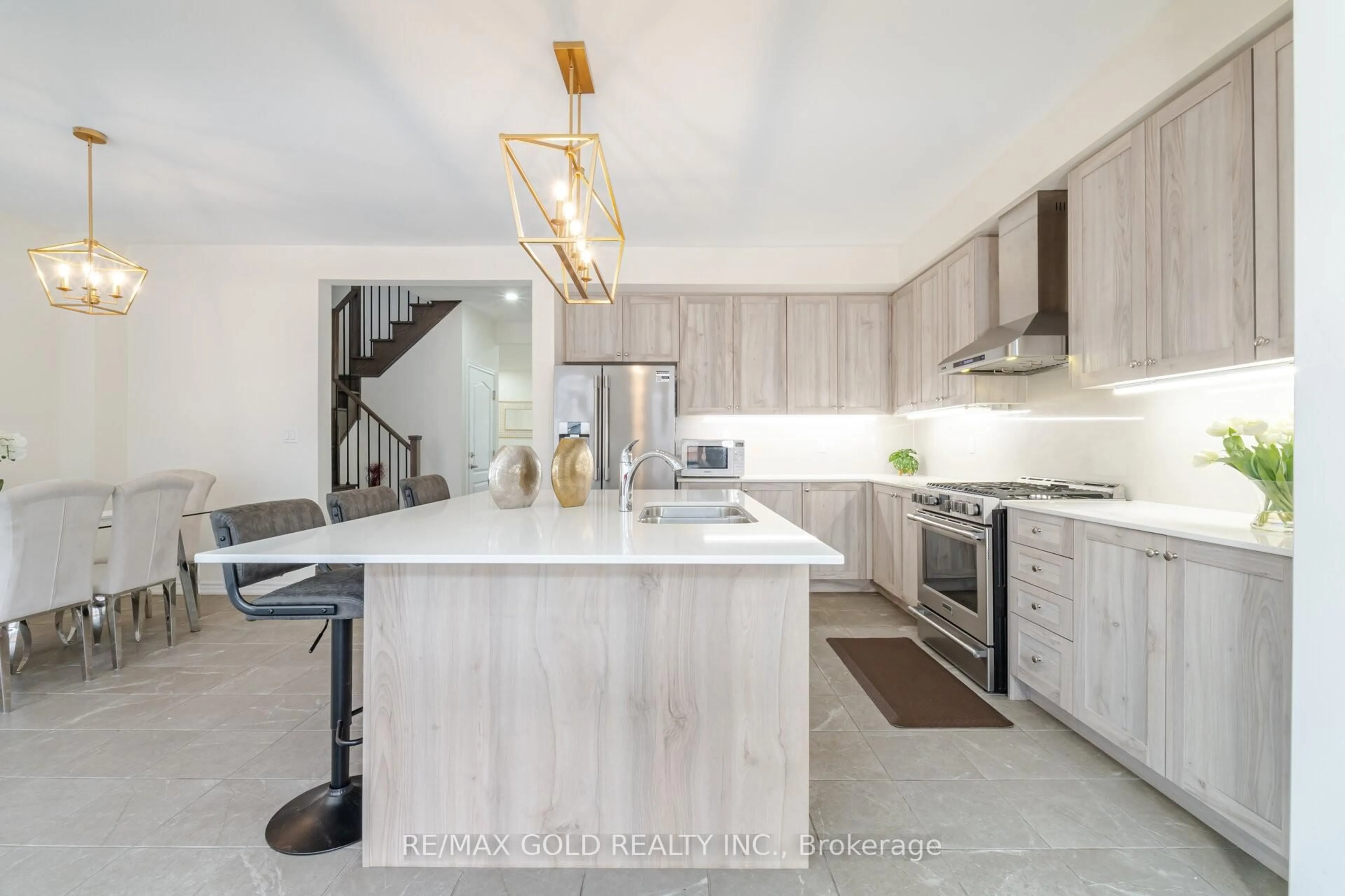 Contemporary kitchen, unknown for 55 Purple Sage Dr, Brampton Ontario L6P 4P5