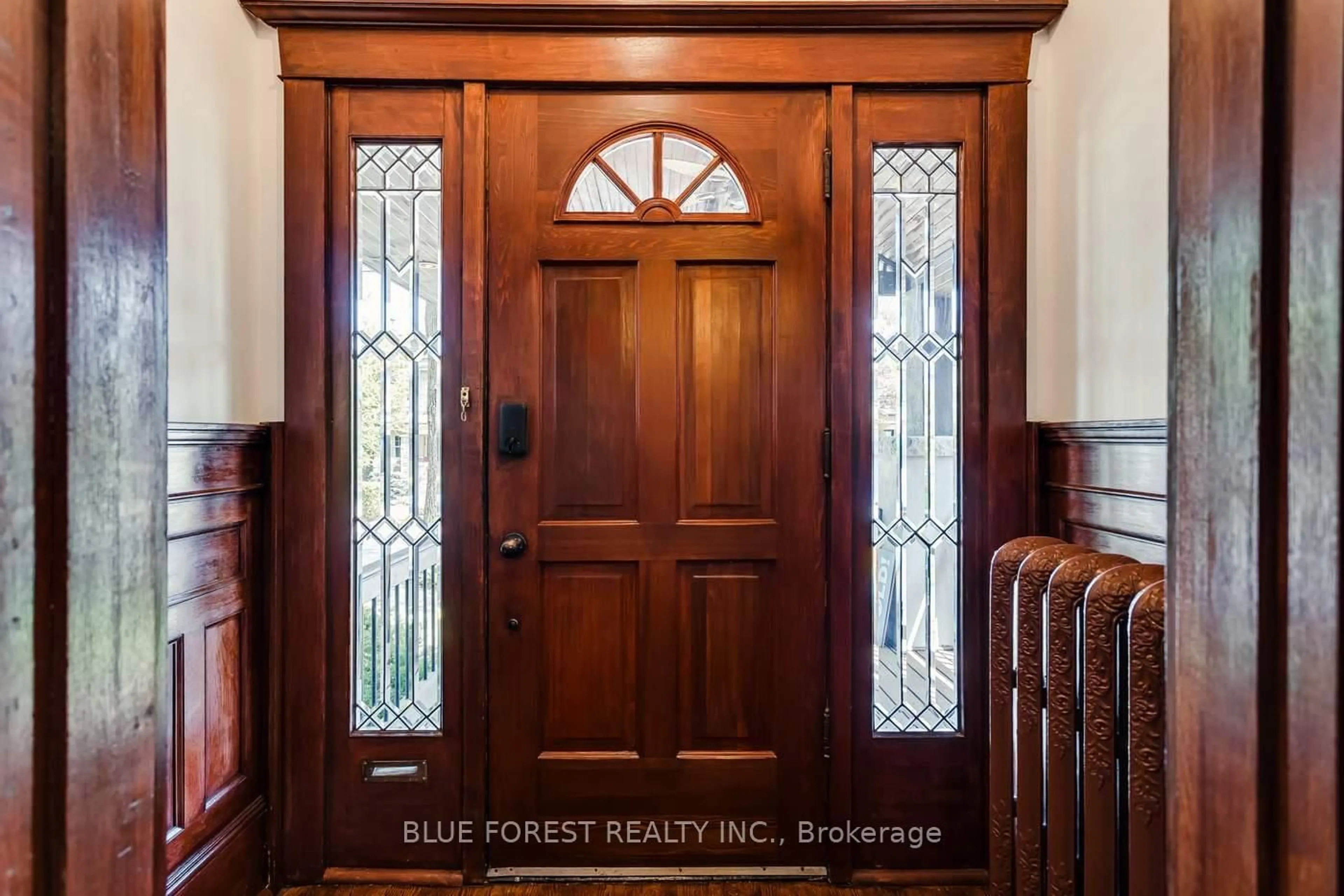 Indoor entryway for 8 Lauder Ave, Toronto Ontario M6H 3E3