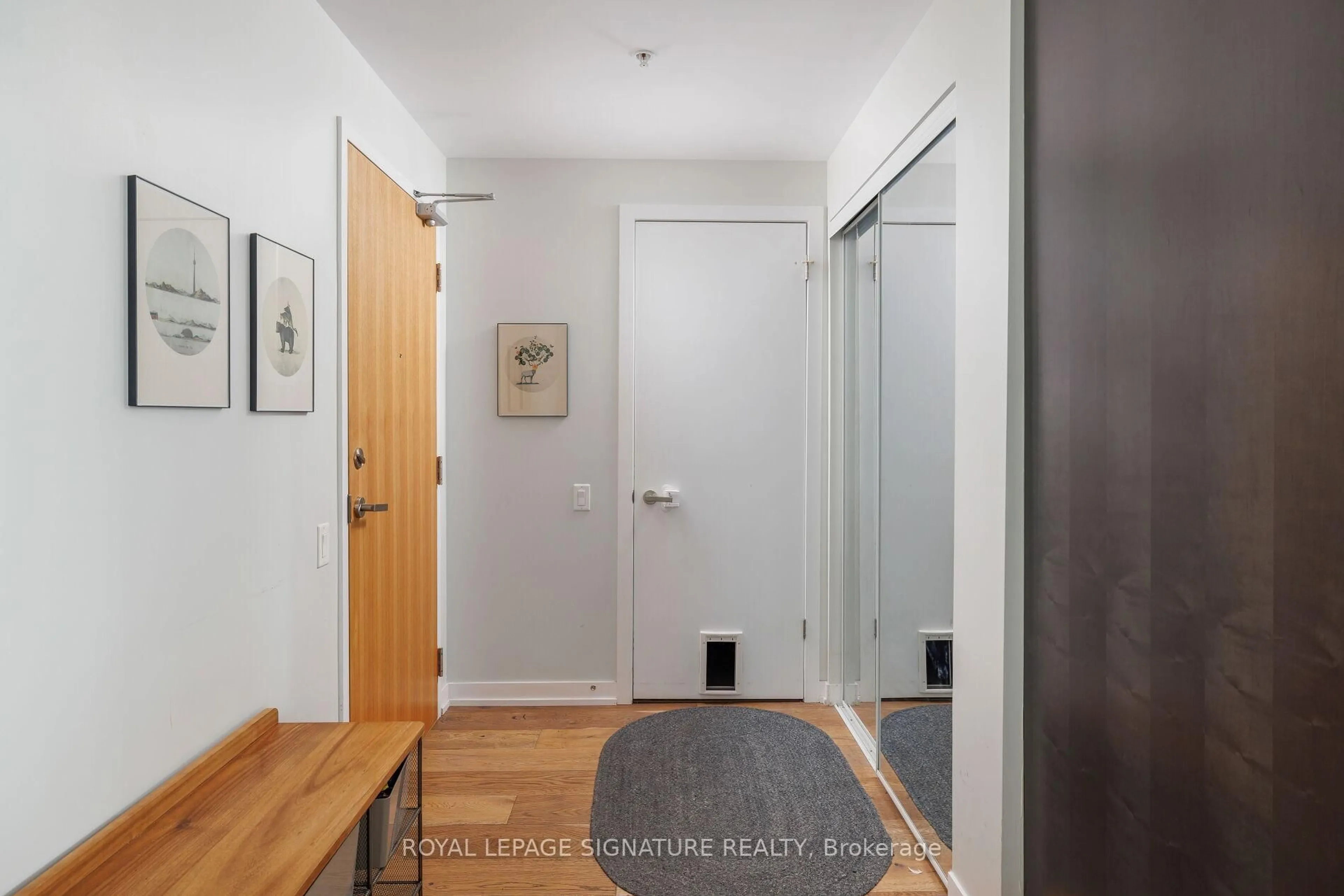 Indoor entryway for 38 Howard Park Ave #520, Toronto Ontario M6R 0A7