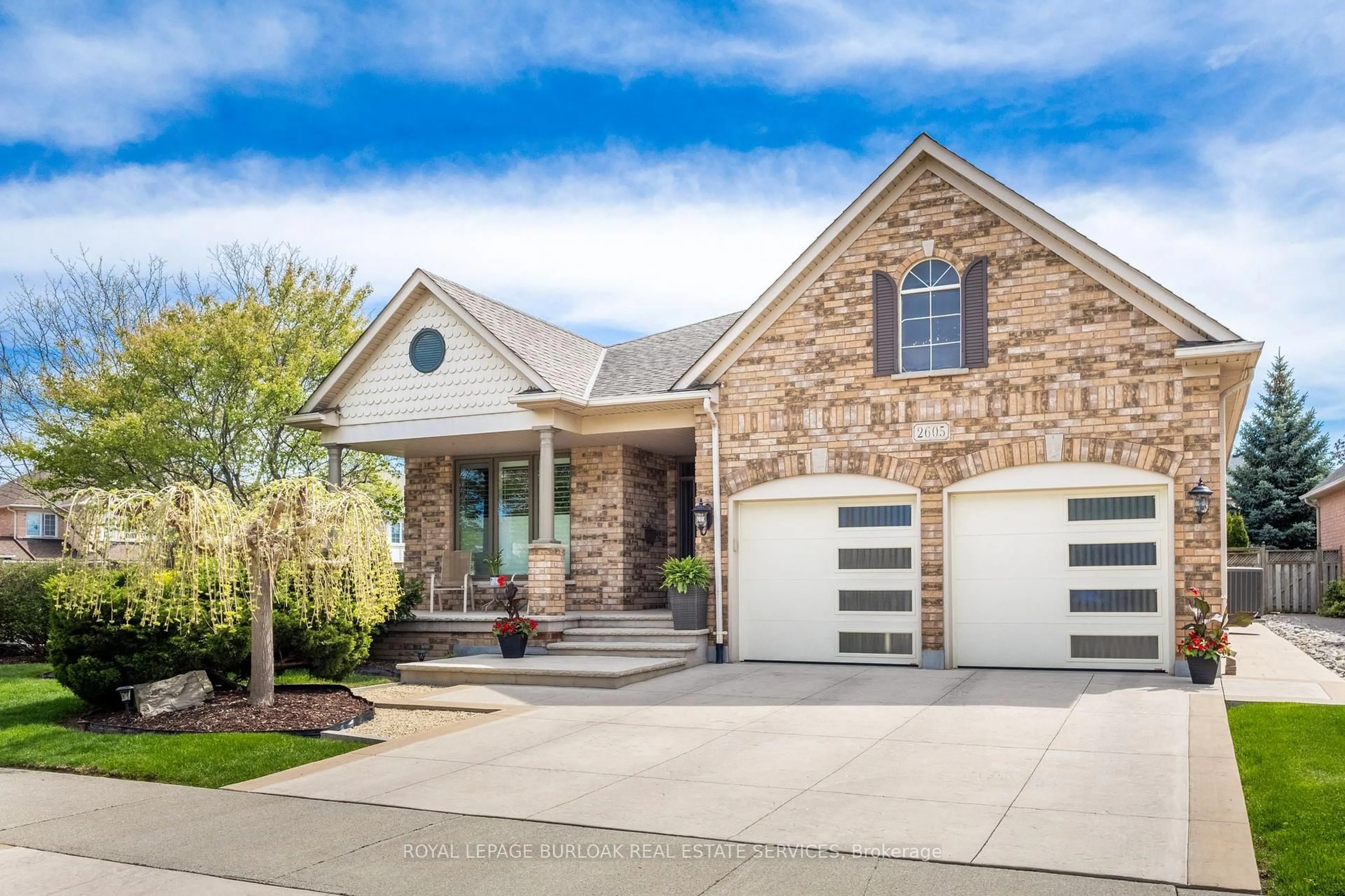 Home with brick exterior material, street for 2605 Armour Cres, Burlington Ontario L7M 4T3