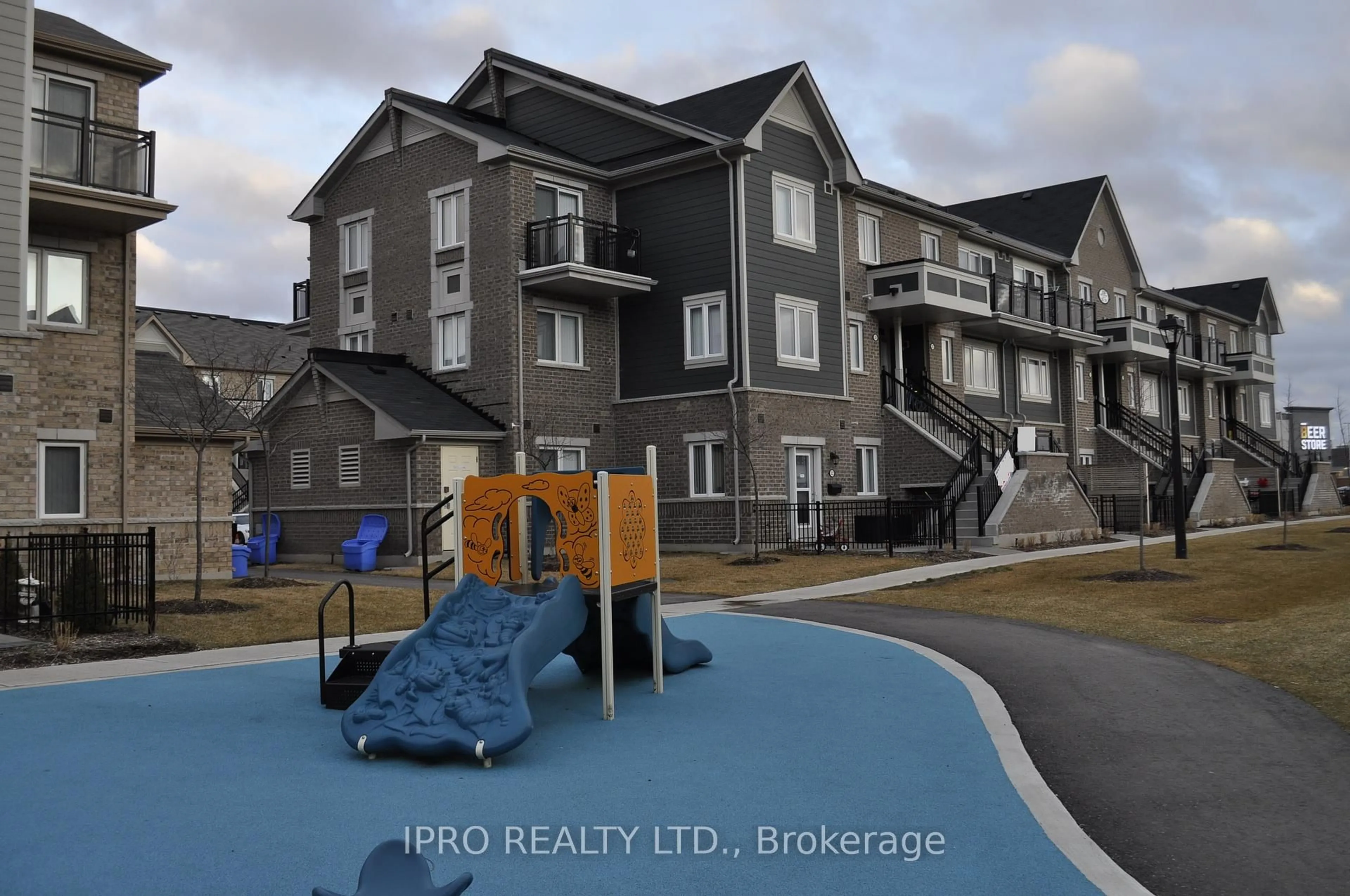 A pic from outside/outdoor area/front of a property/back of a property/a pic from drone, unknown for 250 Sunny Meadow Blvd #124, Brampton Ontario L6R 3Y7