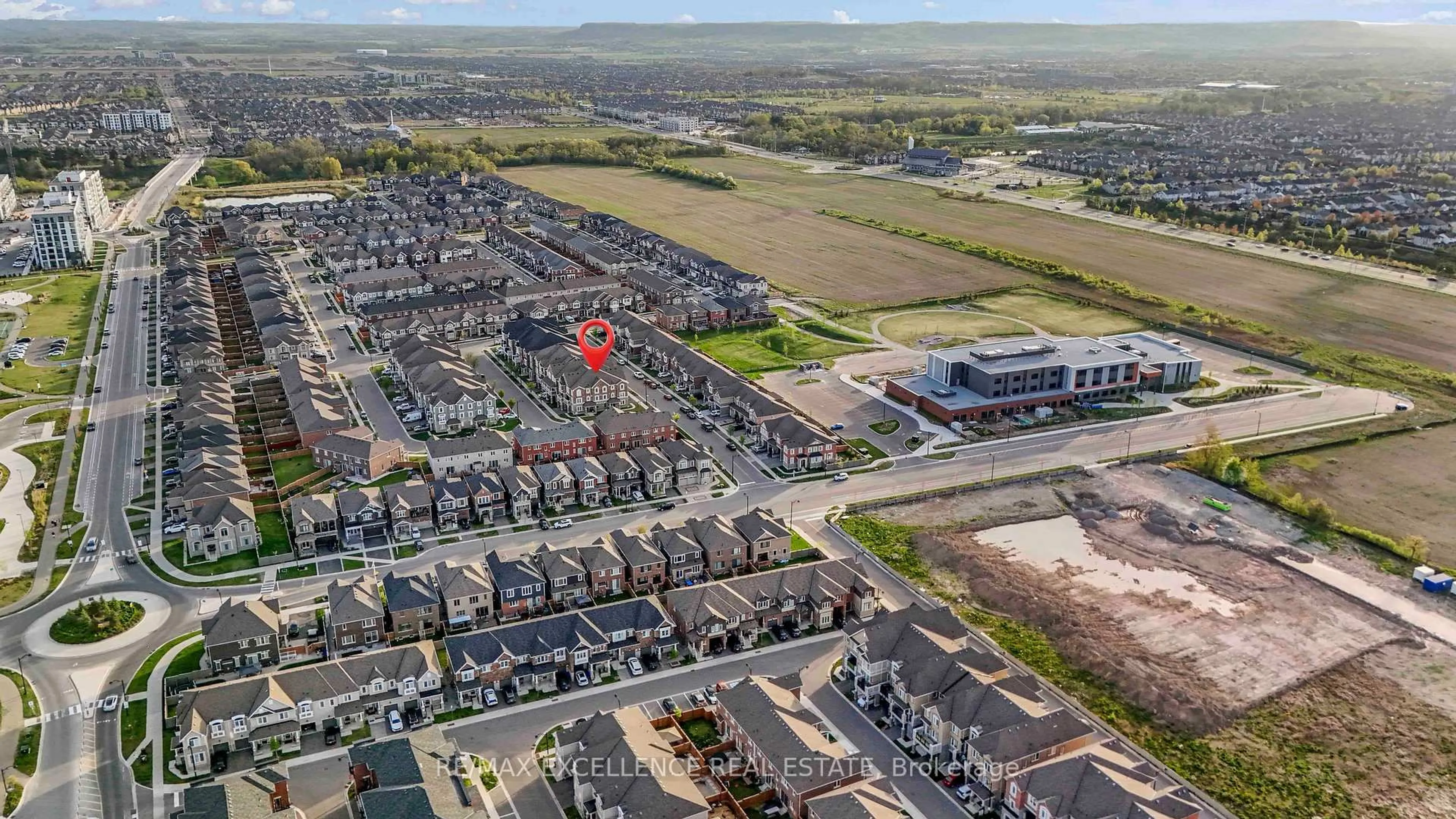 A pic from outside/outdoor area/front of a property/back of a property/a pic from drone, street for 898 Ash Gate, Milton Ontario L9E 1R9