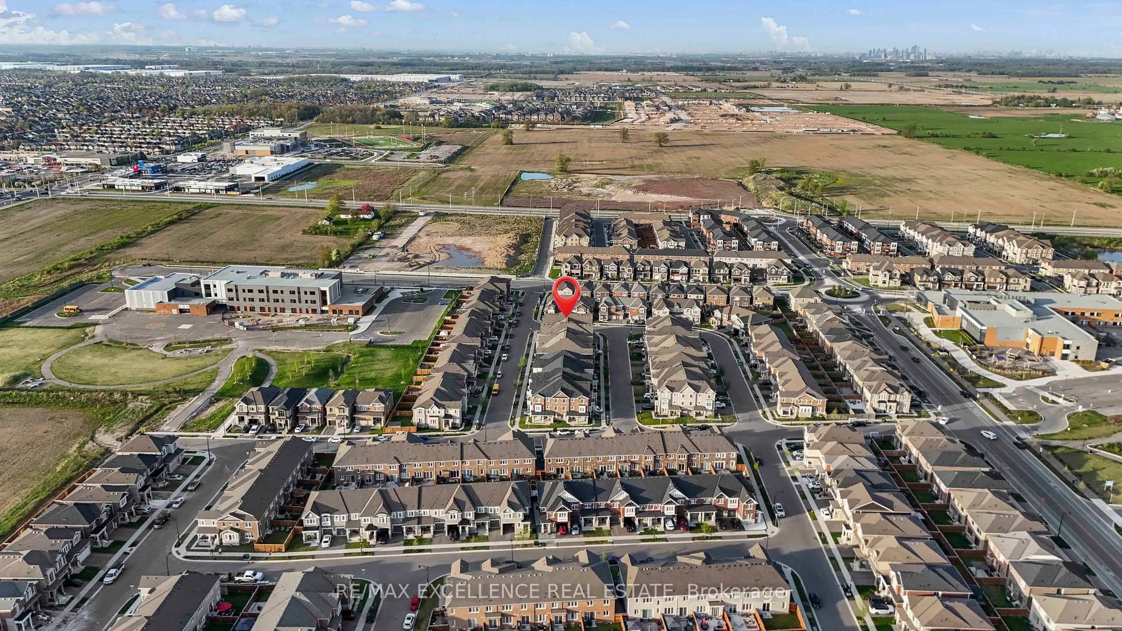 A pic from outside/outdoor area/front of a property/back of a property/a pic from drone, street for 898 Ash Gate, Milton Ontario L9E 1R9