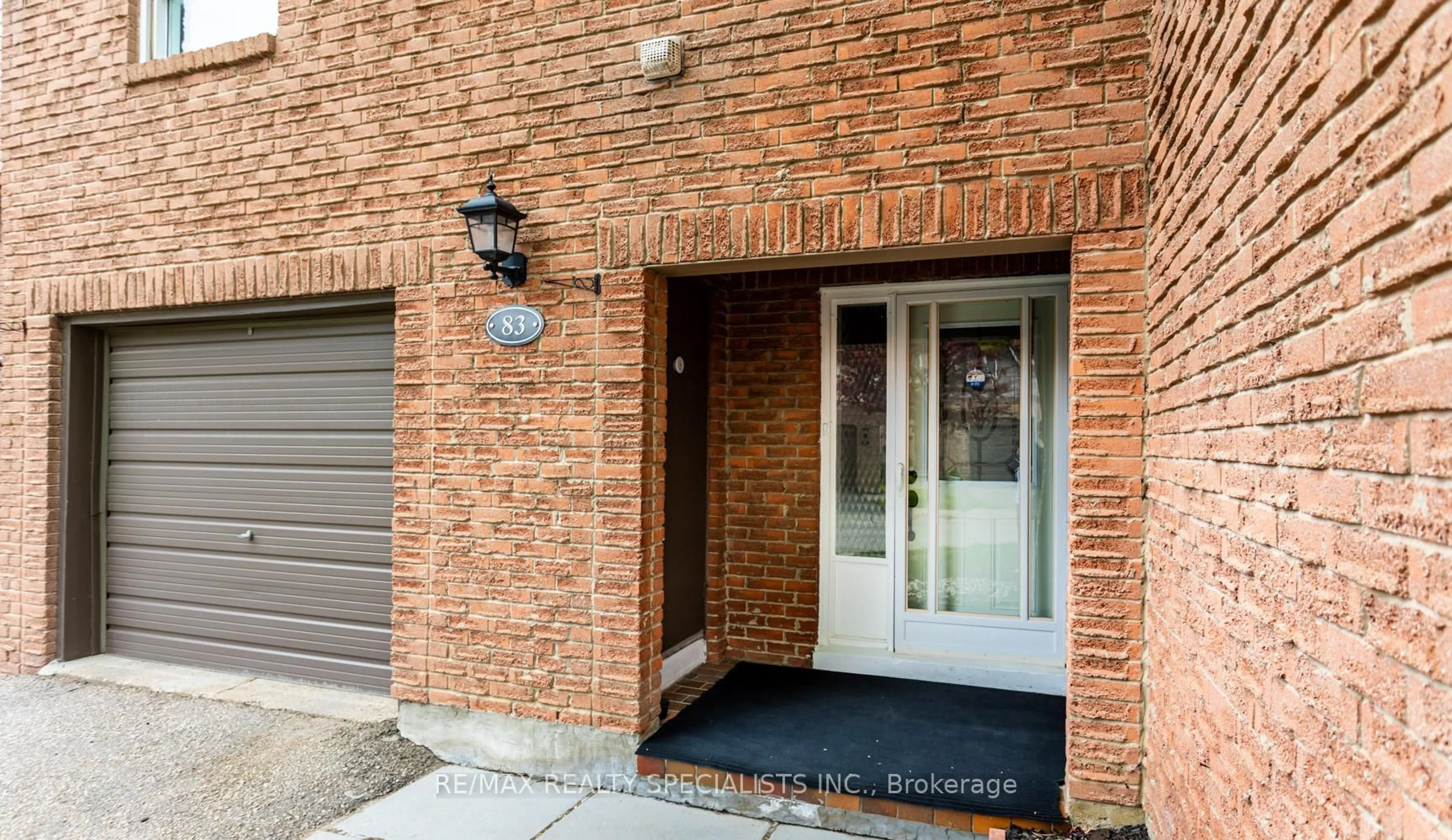 Home with brick exterior material, street for 405 Hyacinthe Blvd #83, Mississauga Ontario L5A 3N1