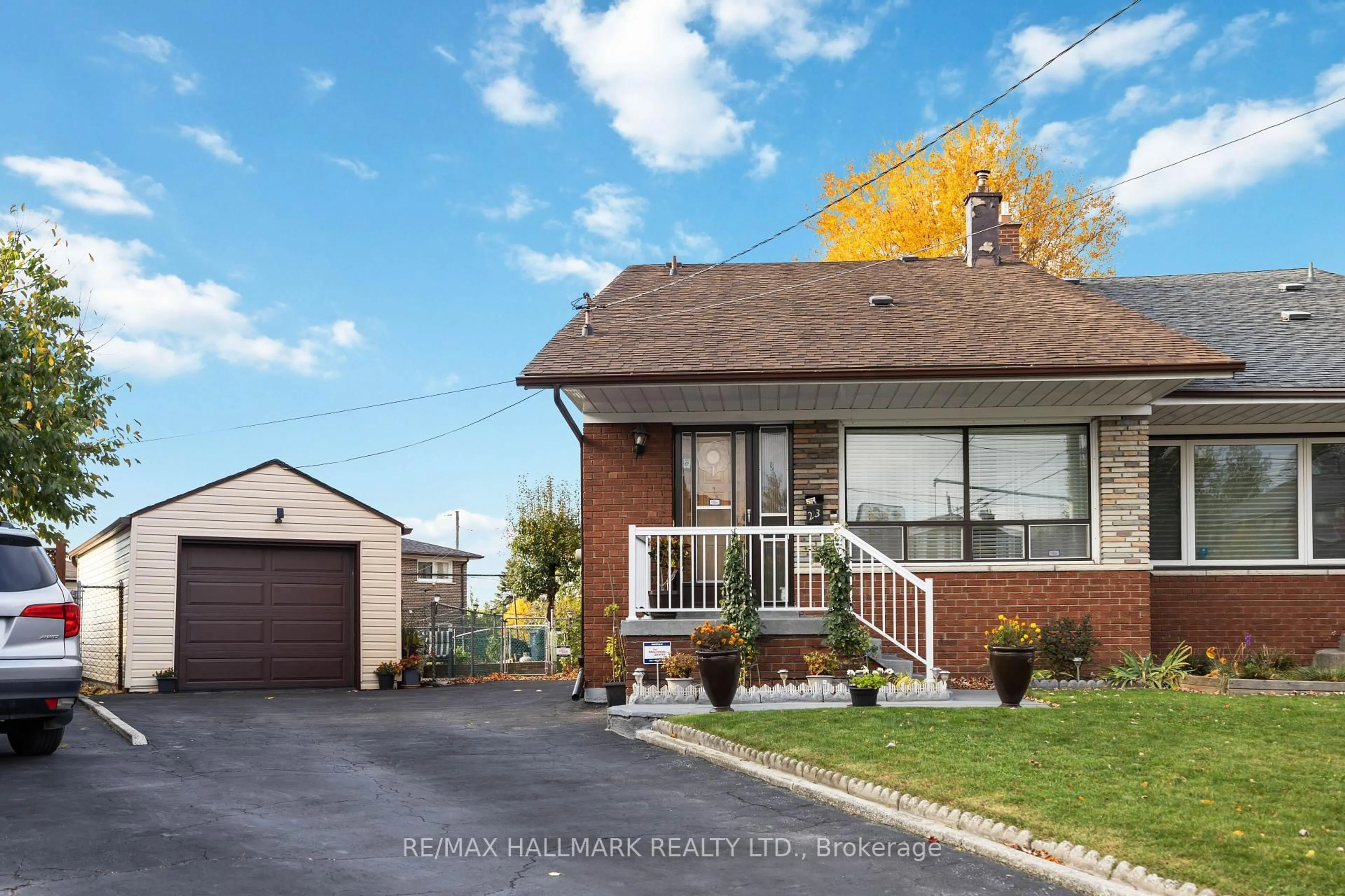 Unknown for 23 Lockington Crt, Toronto Ontario M9M 2C4
