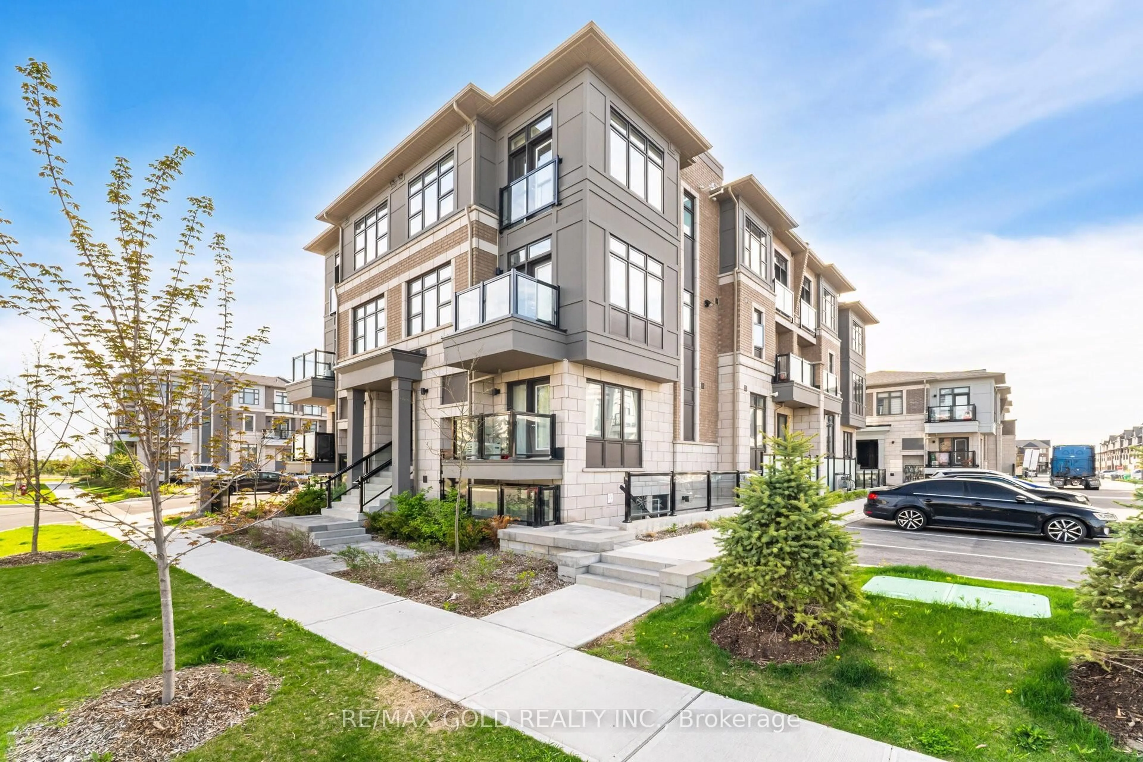 Unknown for 10 Halliford Pl #313, Brampton Ontario L6P 0N5
