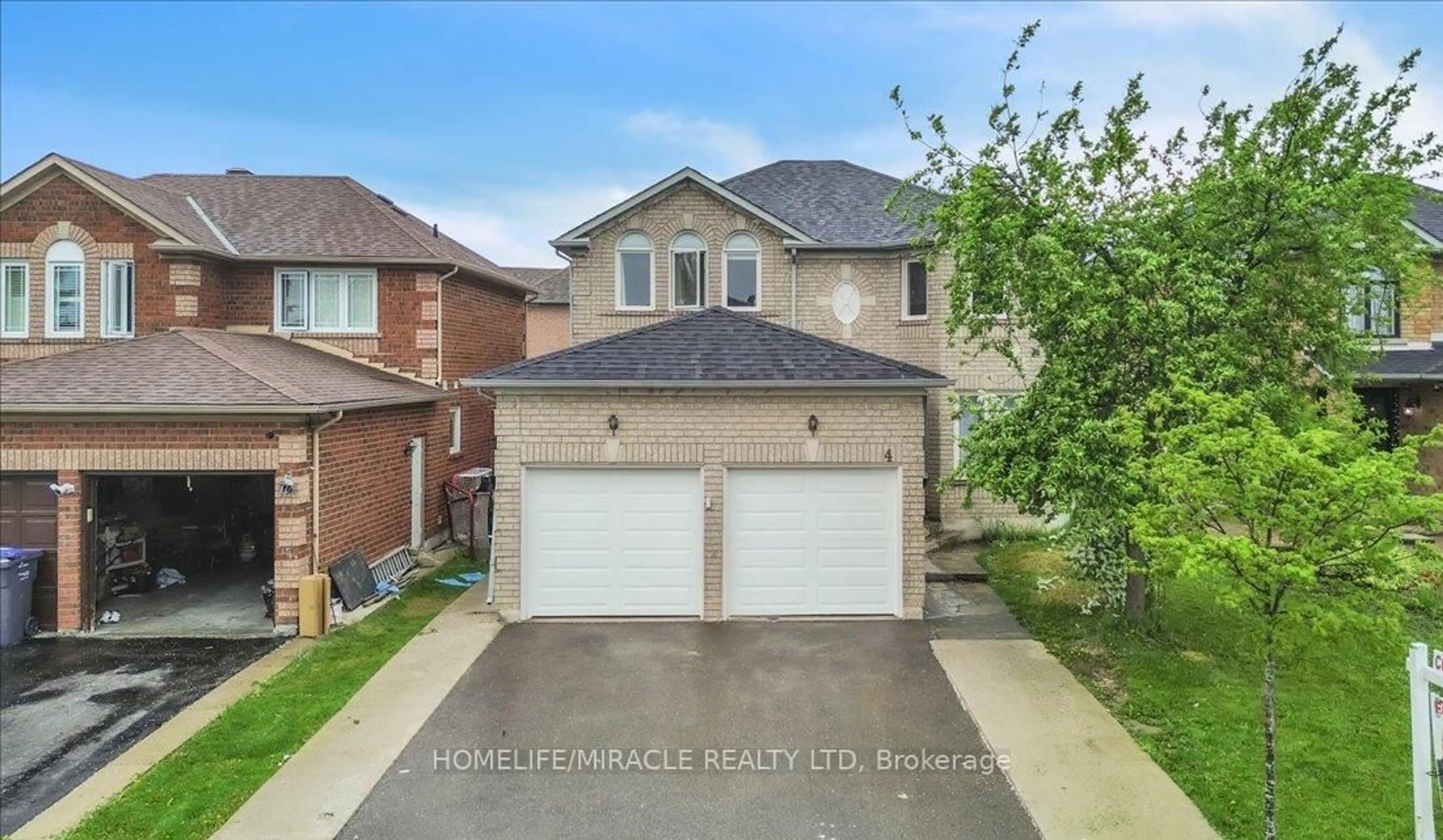 A pic from outside/outdoor area/front of a property/back of a property/a pic from drone, street for 4 Peppertree Cres, Brampton Ontario L6R 1N4