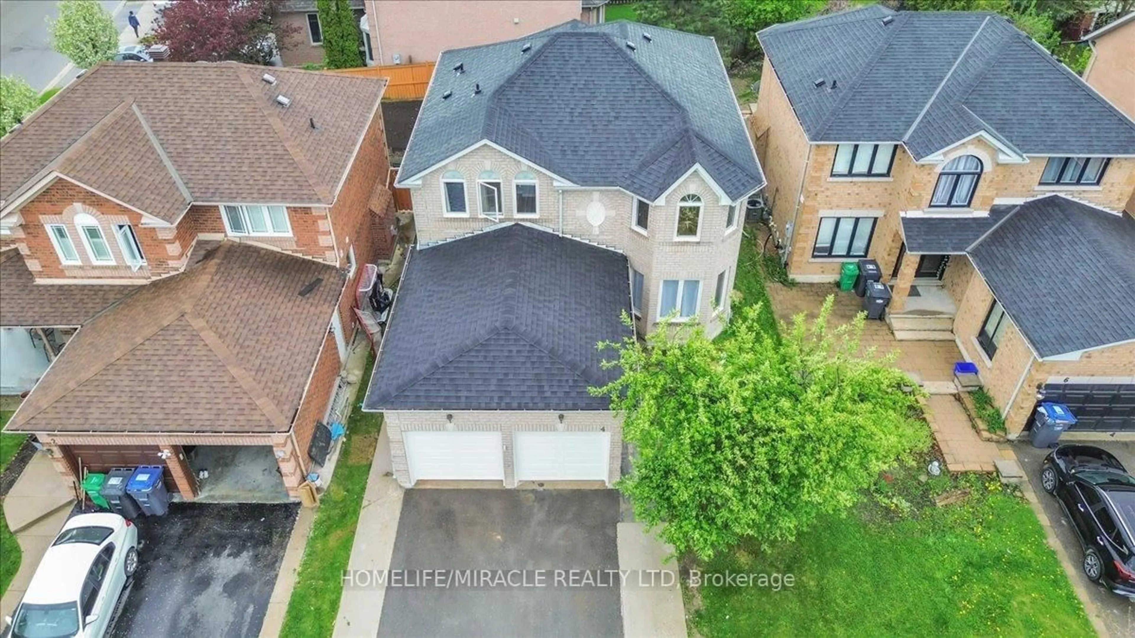 A pic from outside/outdoor area/front of a property/back of a property/a pic from drone, street for 4 Peppertree Cres, Brampton Ontario L6R 1N4