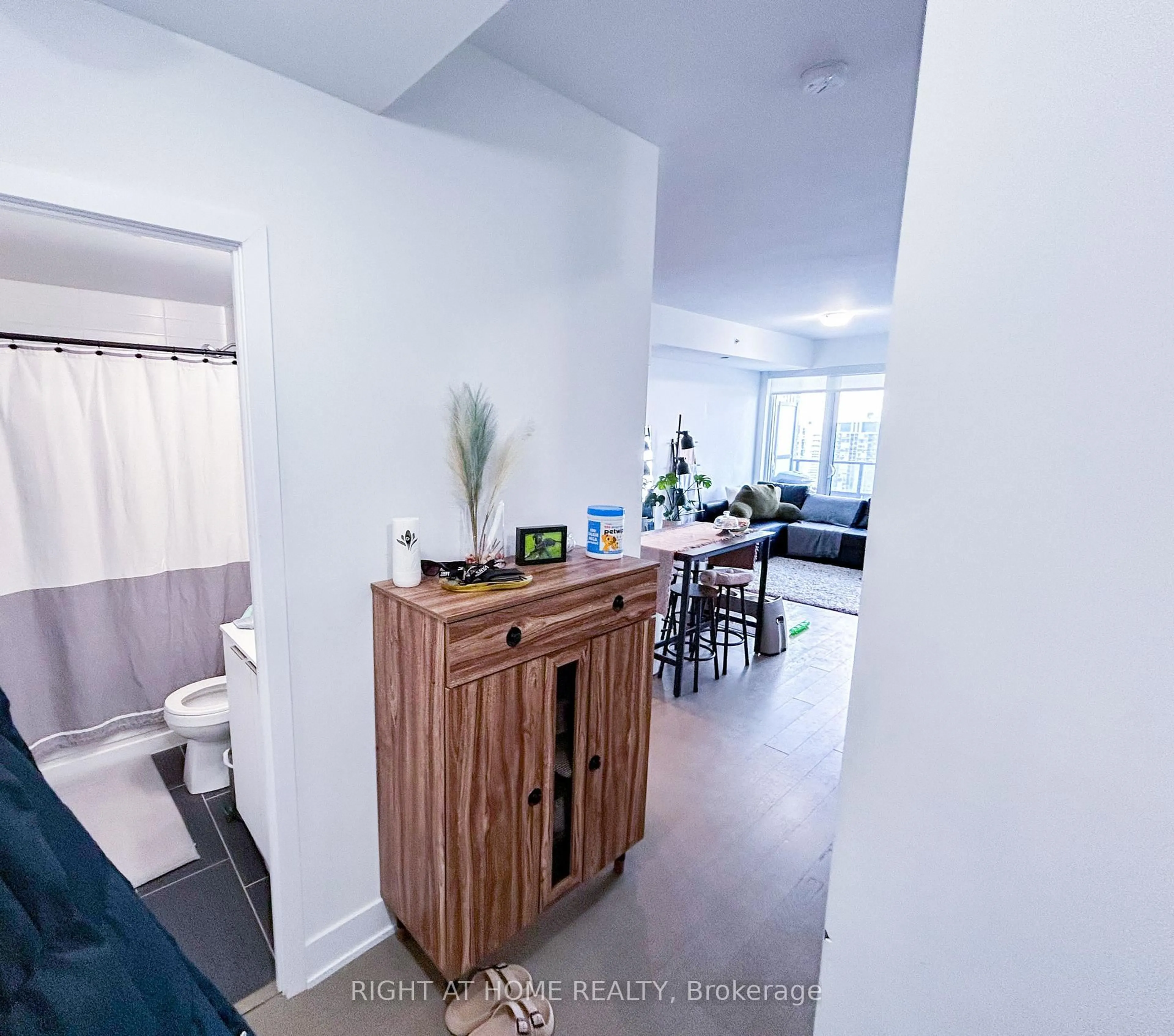 A pic of a room for 30 Shore Breeze Dr #2912, Toronto Ontario M8V 1A1