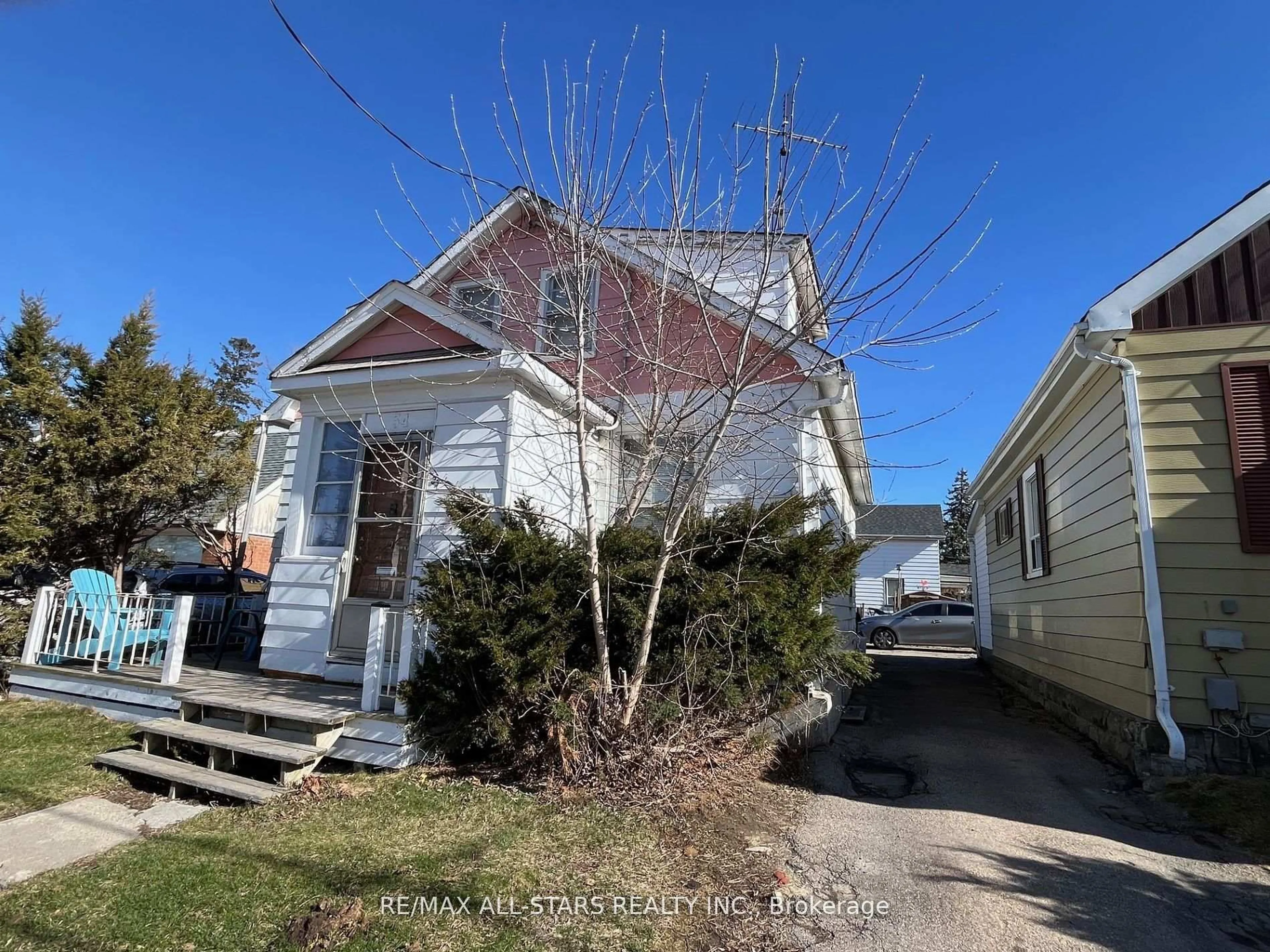 Unknown for 34 Trueman St, Brampton Ontario L6W 3B3