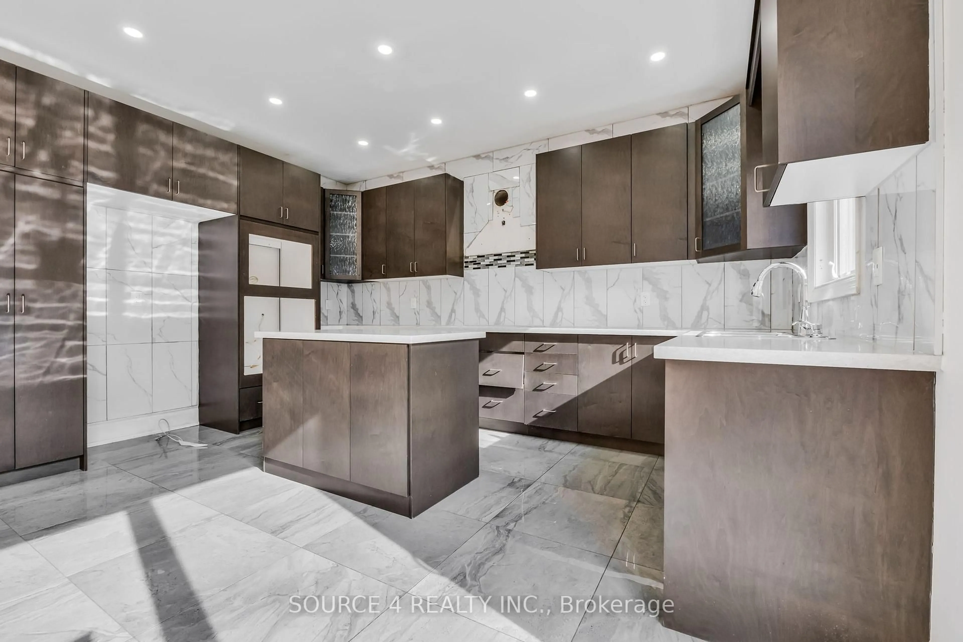 Contemporary kitchen, ceramic/tile floor for 112 Thorndale Rd, Brampton Ontario L6P 4M7