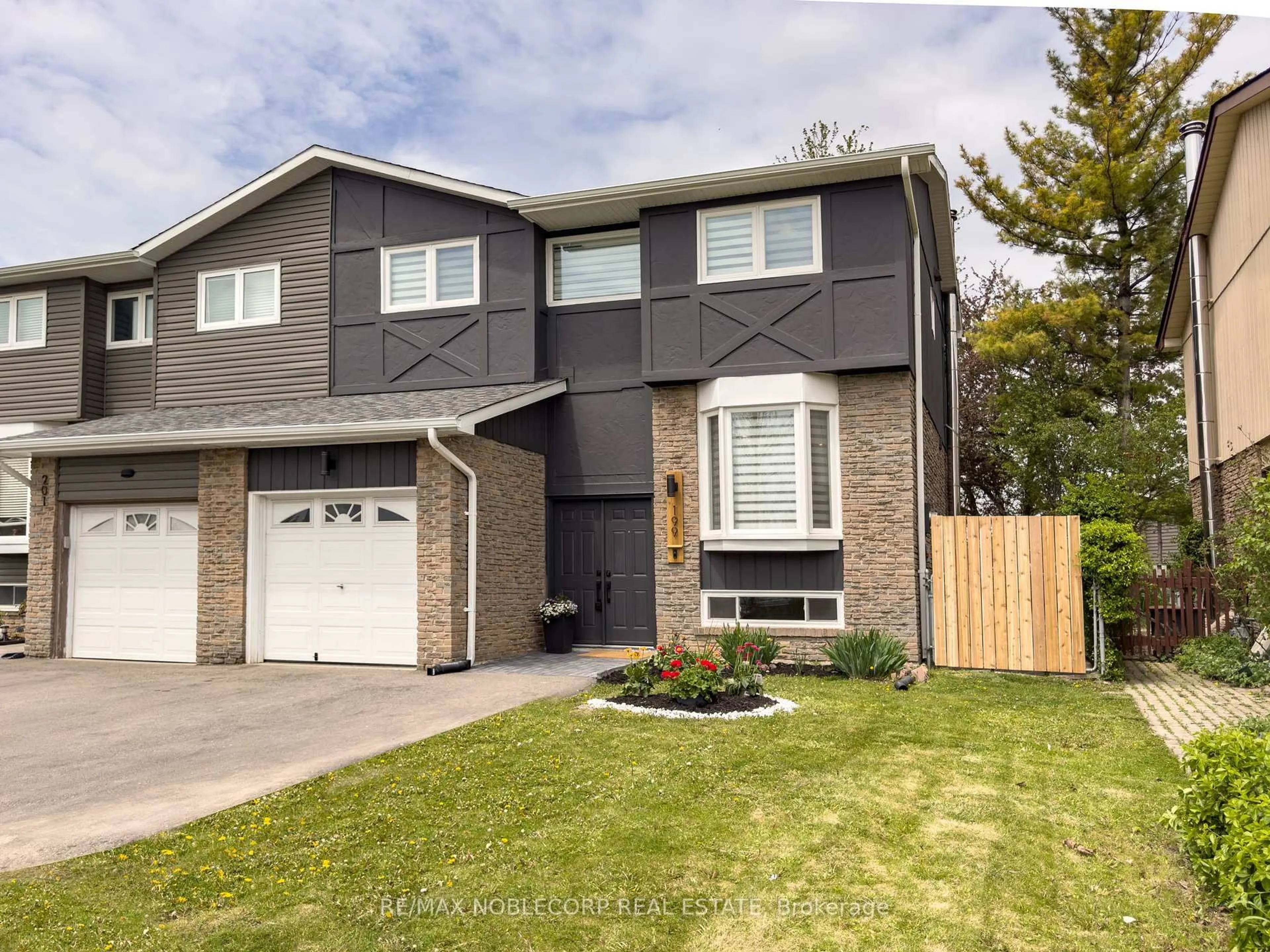 Home with brick exterior material, street for 199 Ellwood Dr, Caledon Ontario L7E 4W6