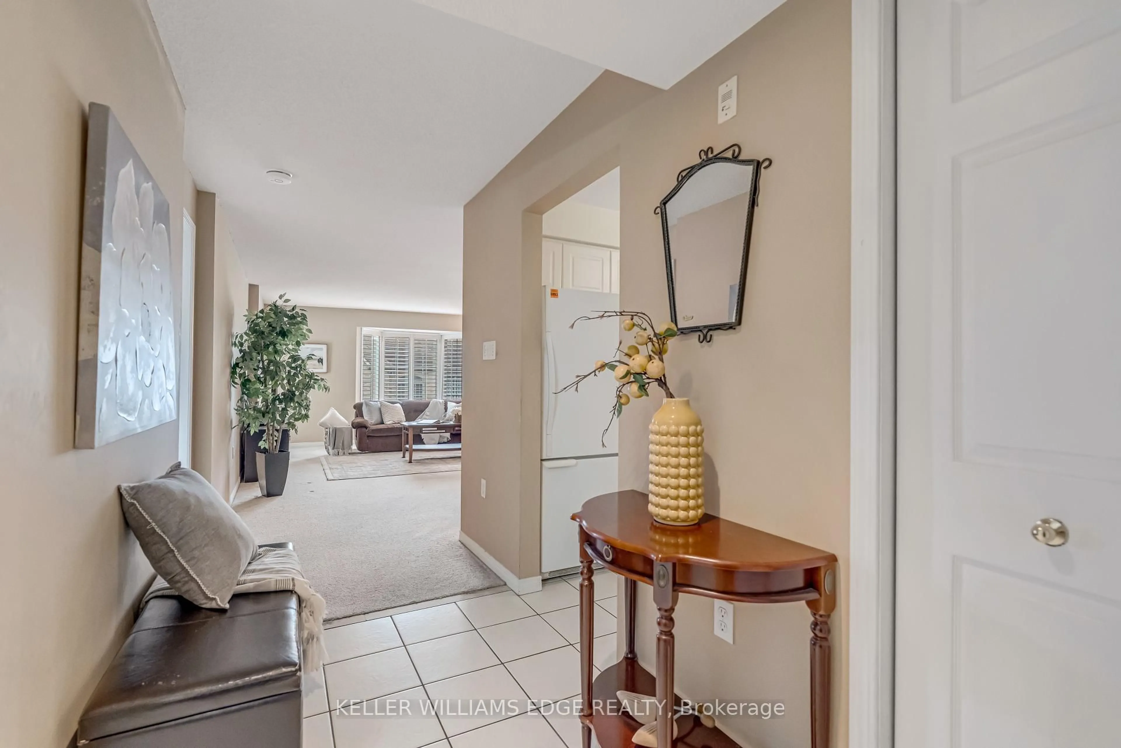 Indoor entryway for 216 Plains Rd #D403, Burlington Ontario L7T 4L2