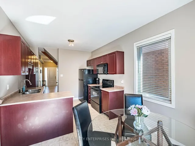 Additional property image - 256 Sherwood Rd