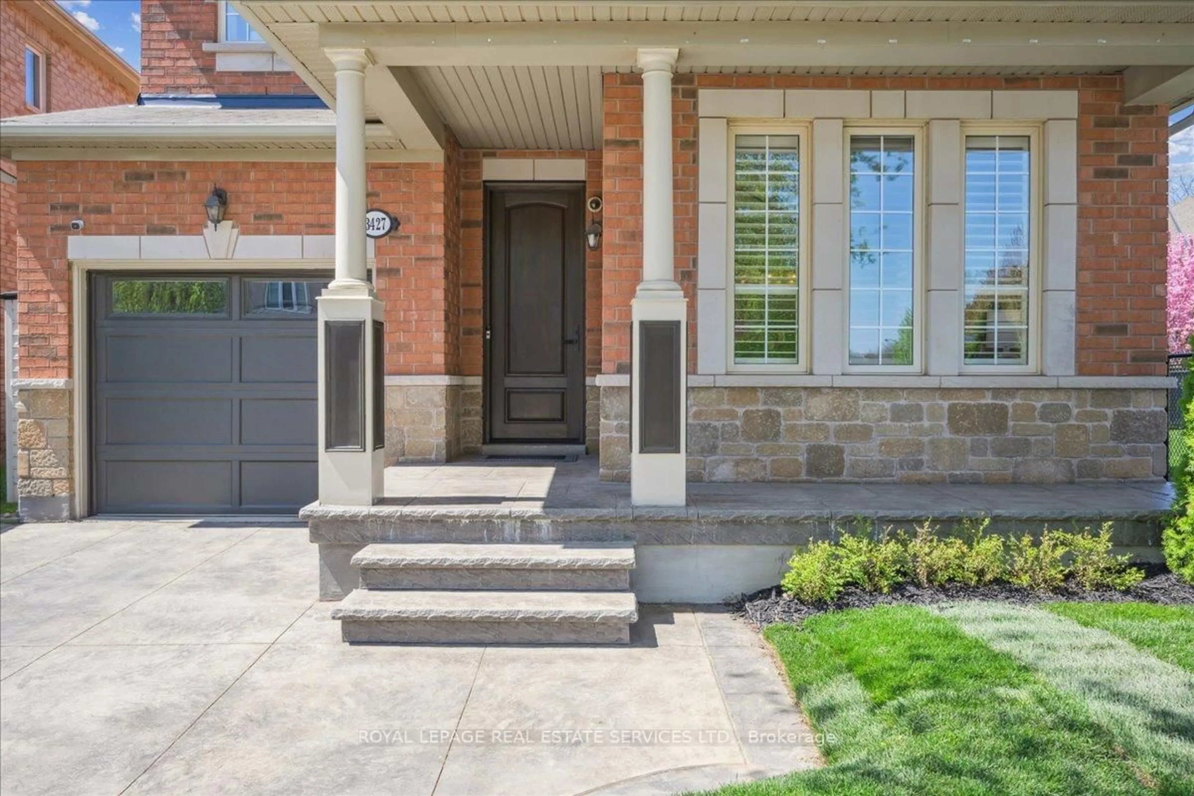 Home with brick exterior material, street for 3427 Whilabout Terr, Oakville Ontario L6L 0A7