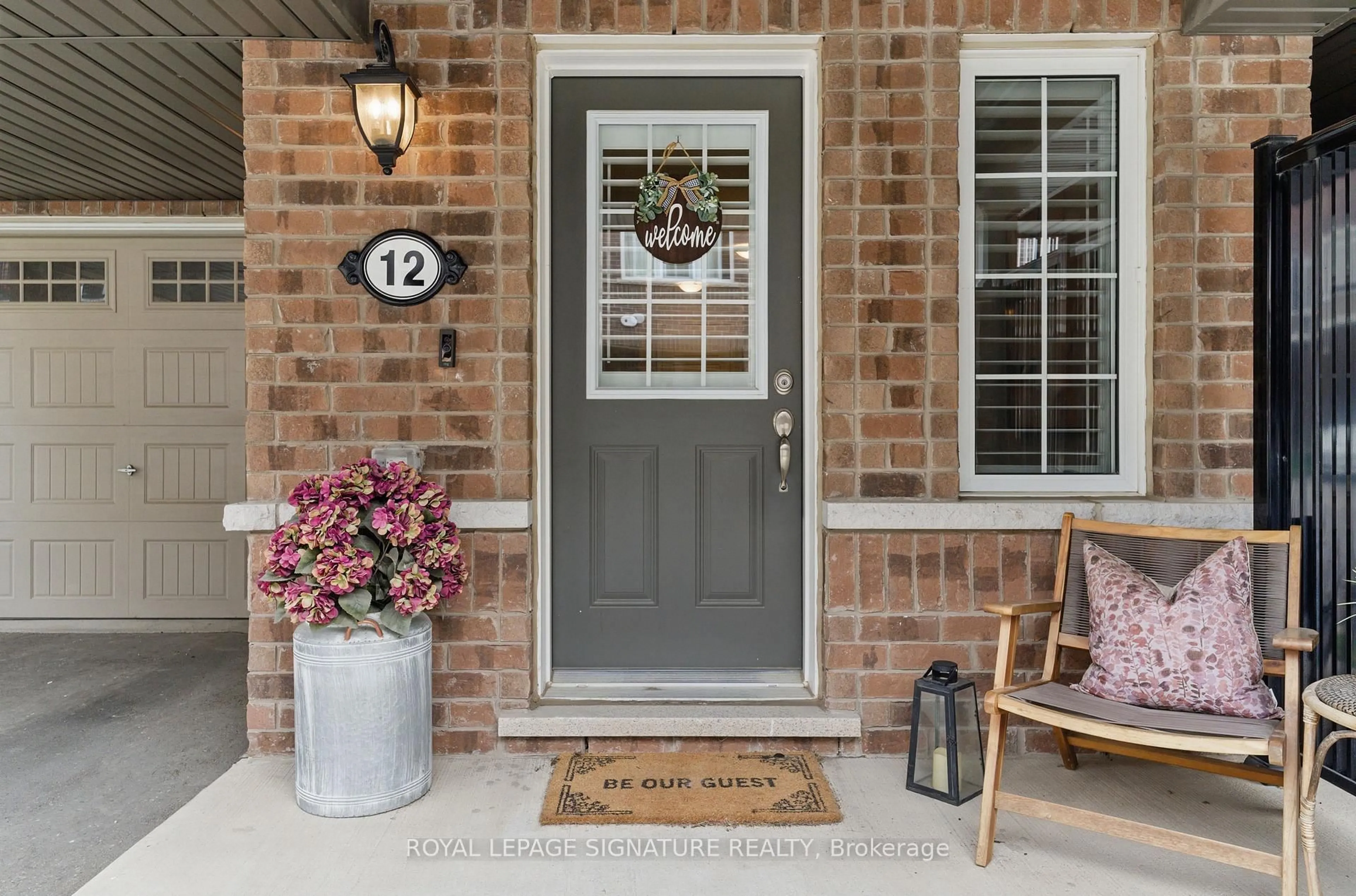 Indoor entryway for 1222 Rose Way #12, Milton Ontario L9E 1P2