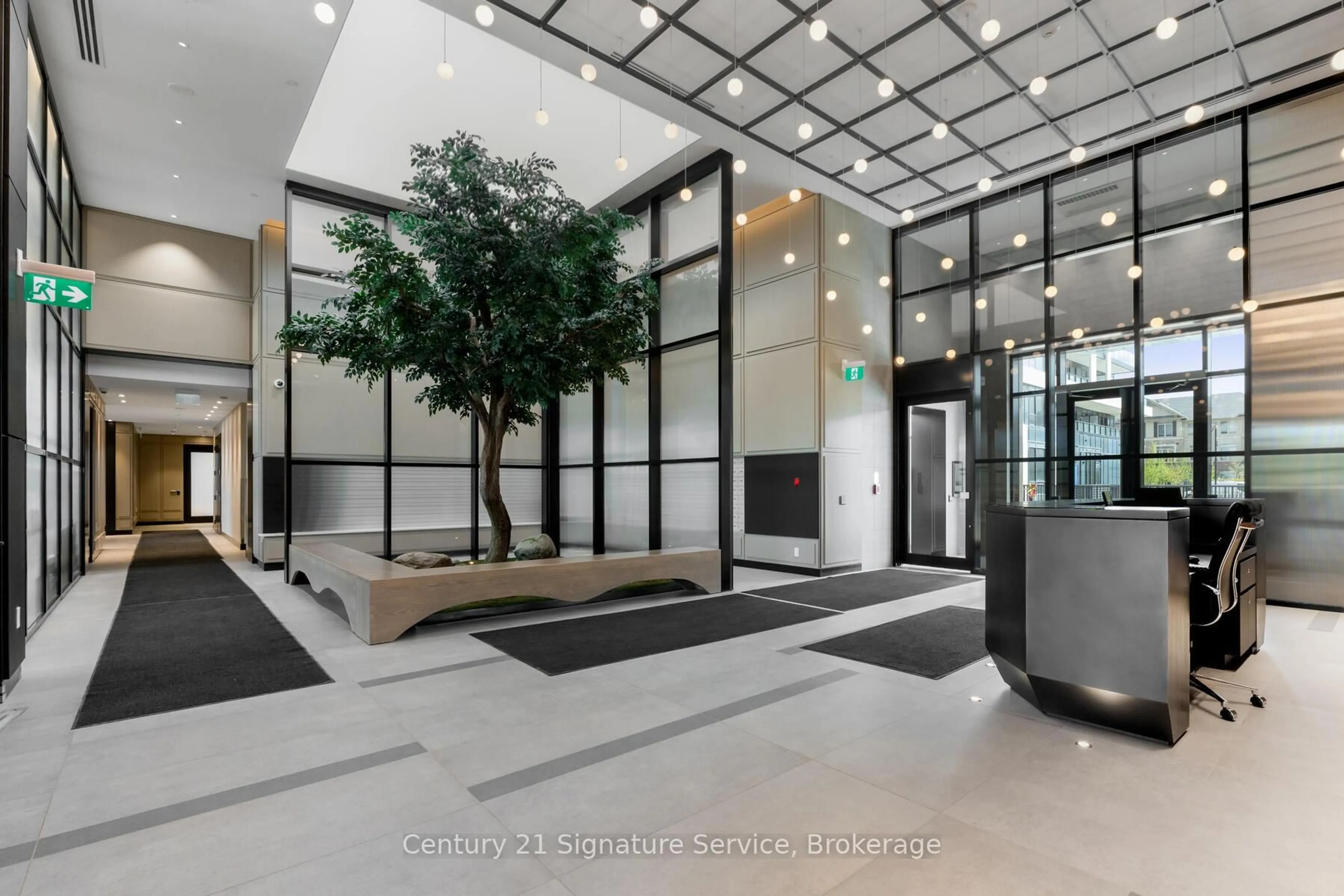 Indoor foyer for 3220 William Coltson Ave #614, Oakville Ontario L6H 7W6