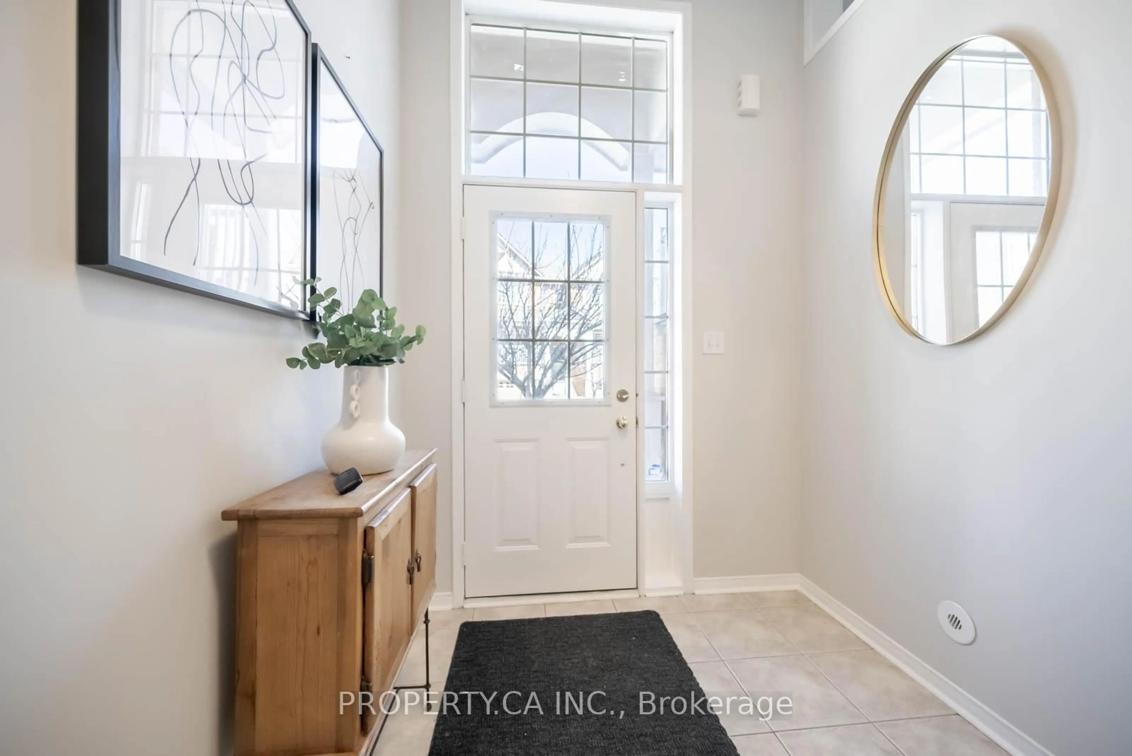 Indoor entryway for 601 Shoreline Dr #58, Mississauga Ontario L5B 4K6
