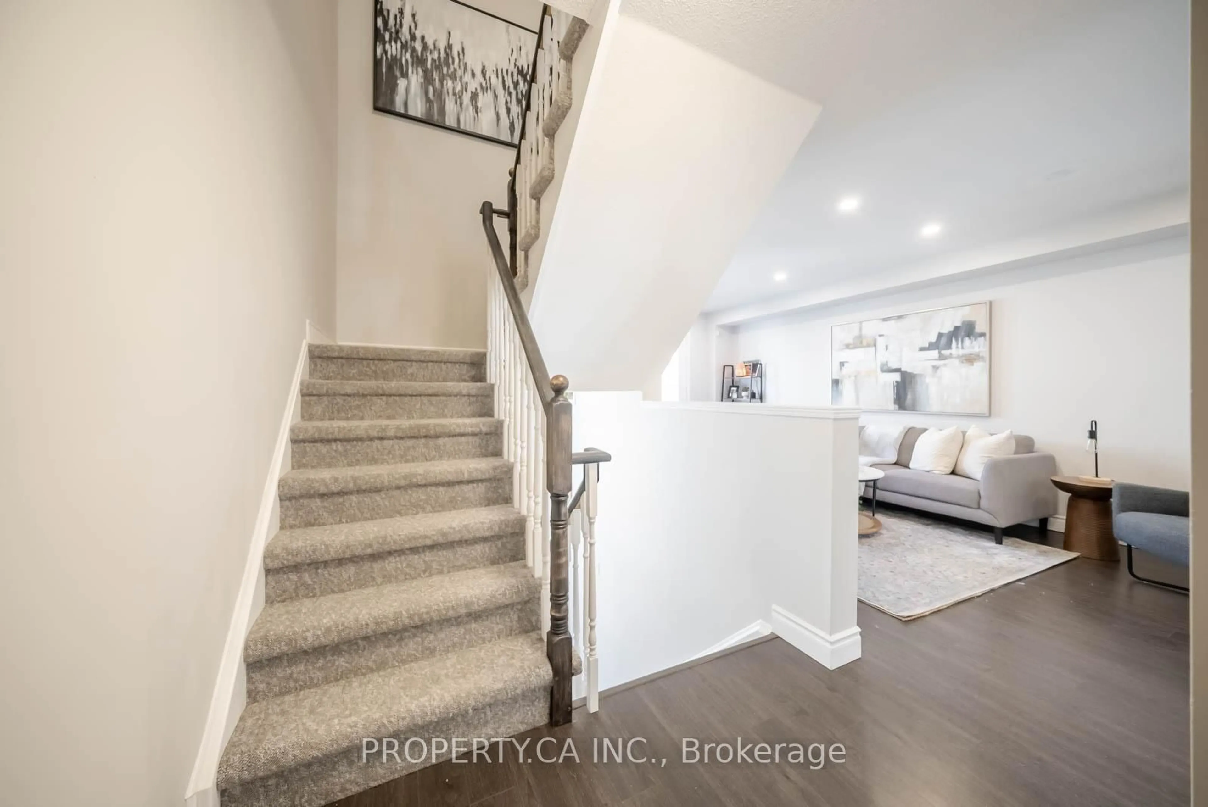Indoor entryway for 601 Shoreline Dr #58, Mississauga Ontario L5B 4K6