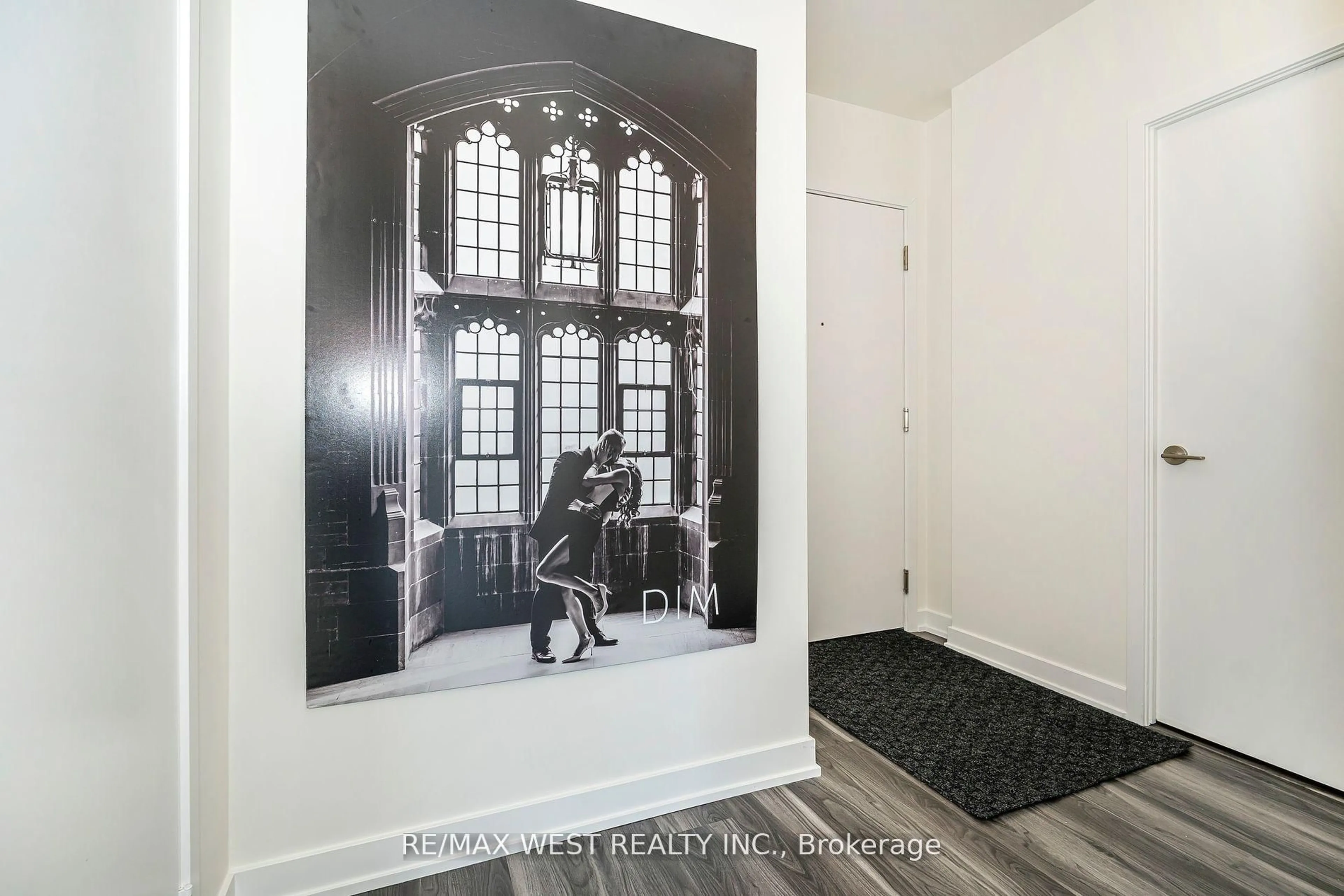 Indoor entryway for 859 The Queensway N/A #813, Toronto Ontario M8Z 1M8