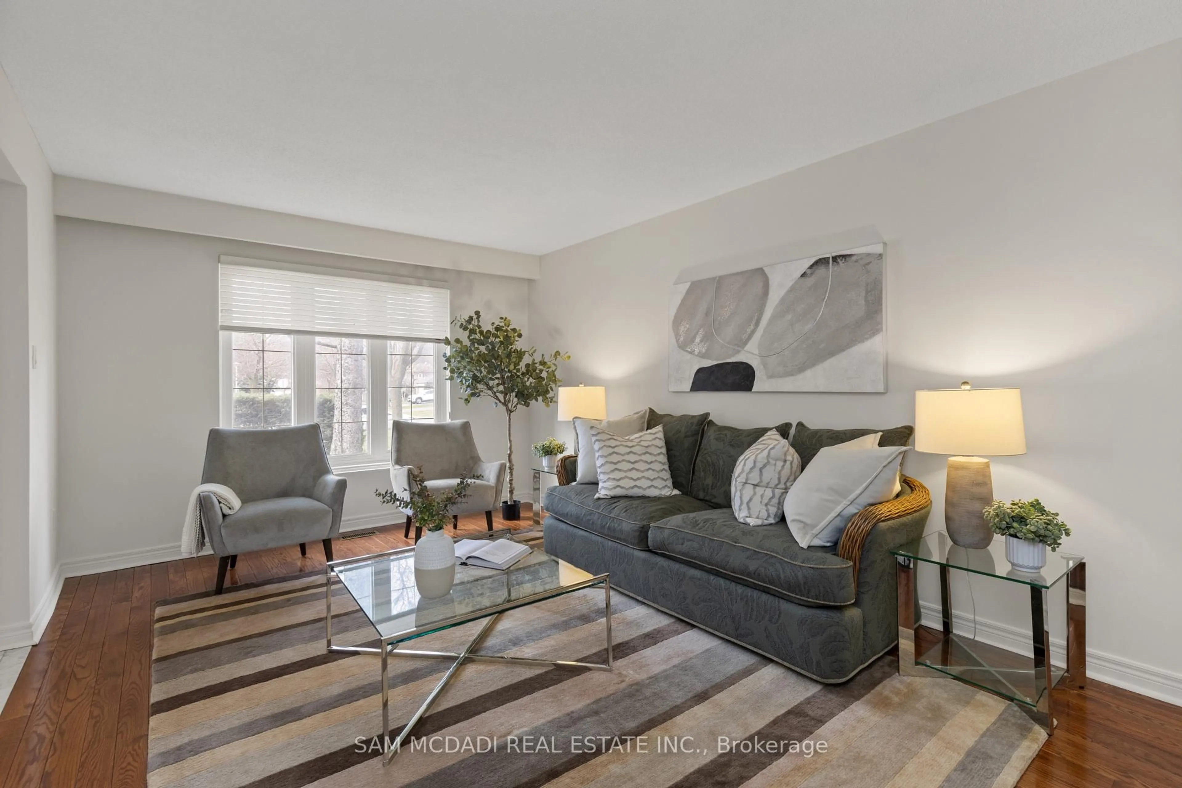 Living room with furniture, unknown for 44 Madrid Cres, Brampton Ontario L6S 2X4
