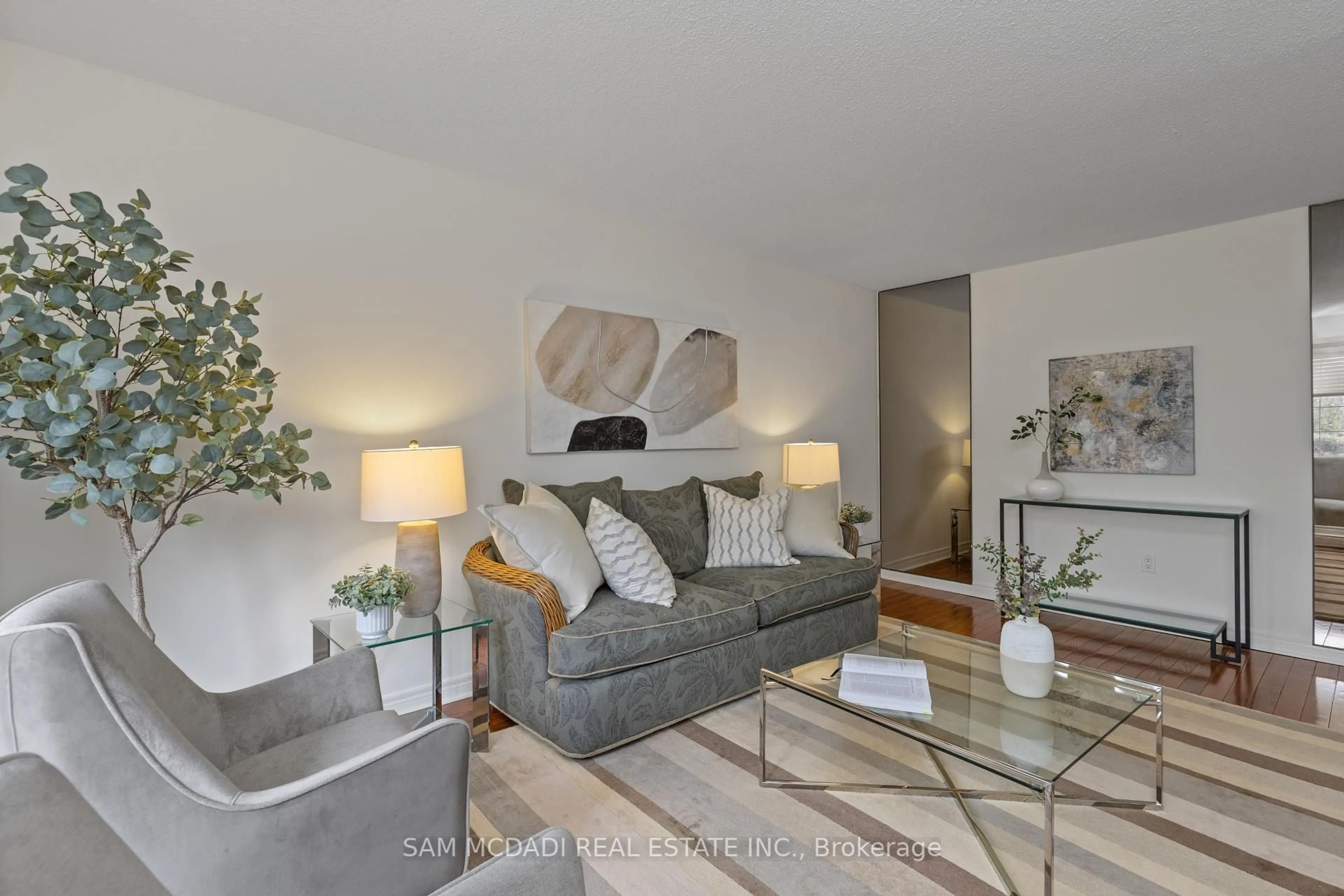 Living room with furniture, unknown for 44 Madrid Cres, Brampton Ontario L6S 2X4