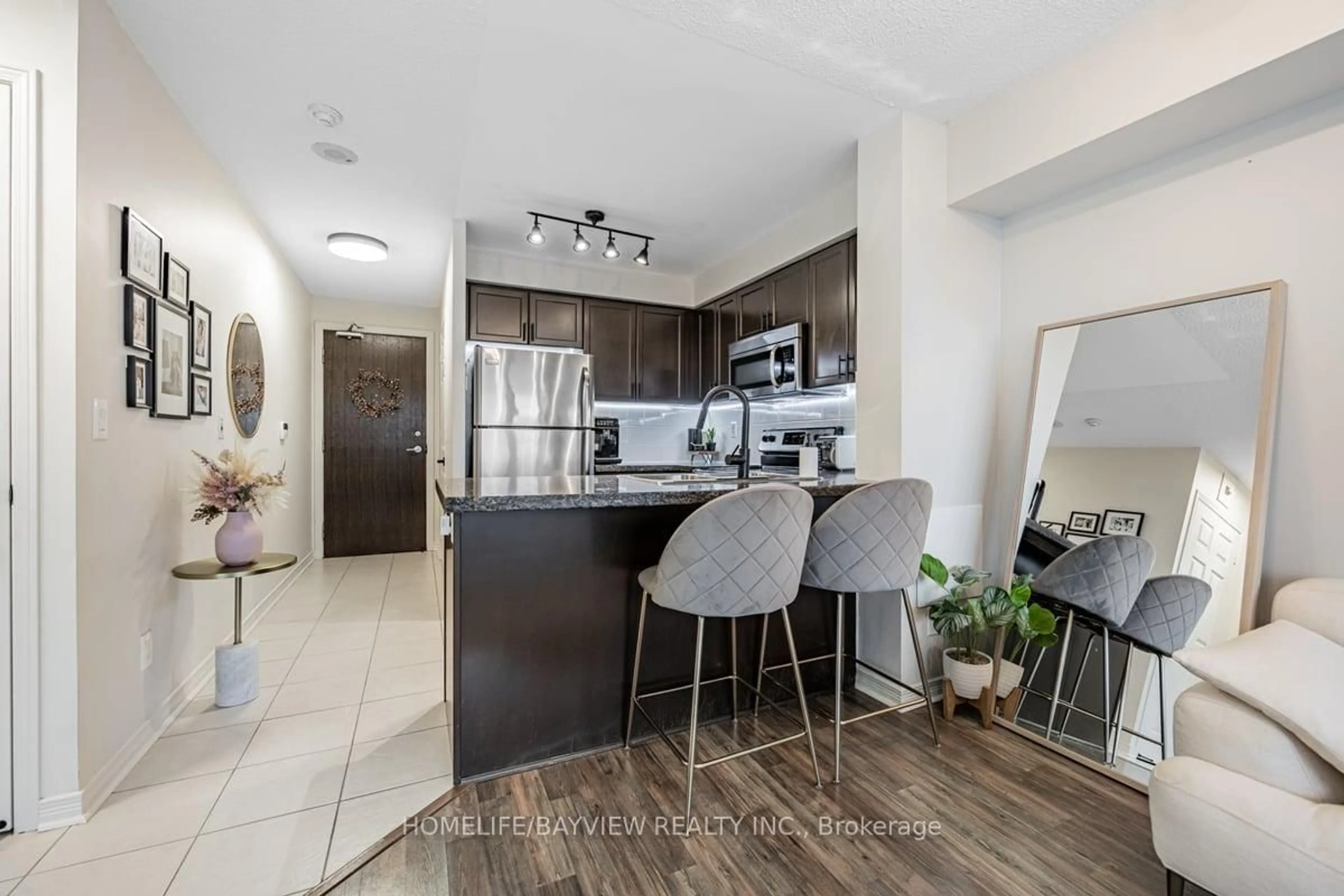 Open concept kitchen, ceramic/tile floor for 3 Michael Power Pl #2305, Toronto Ontario M9A 0A2