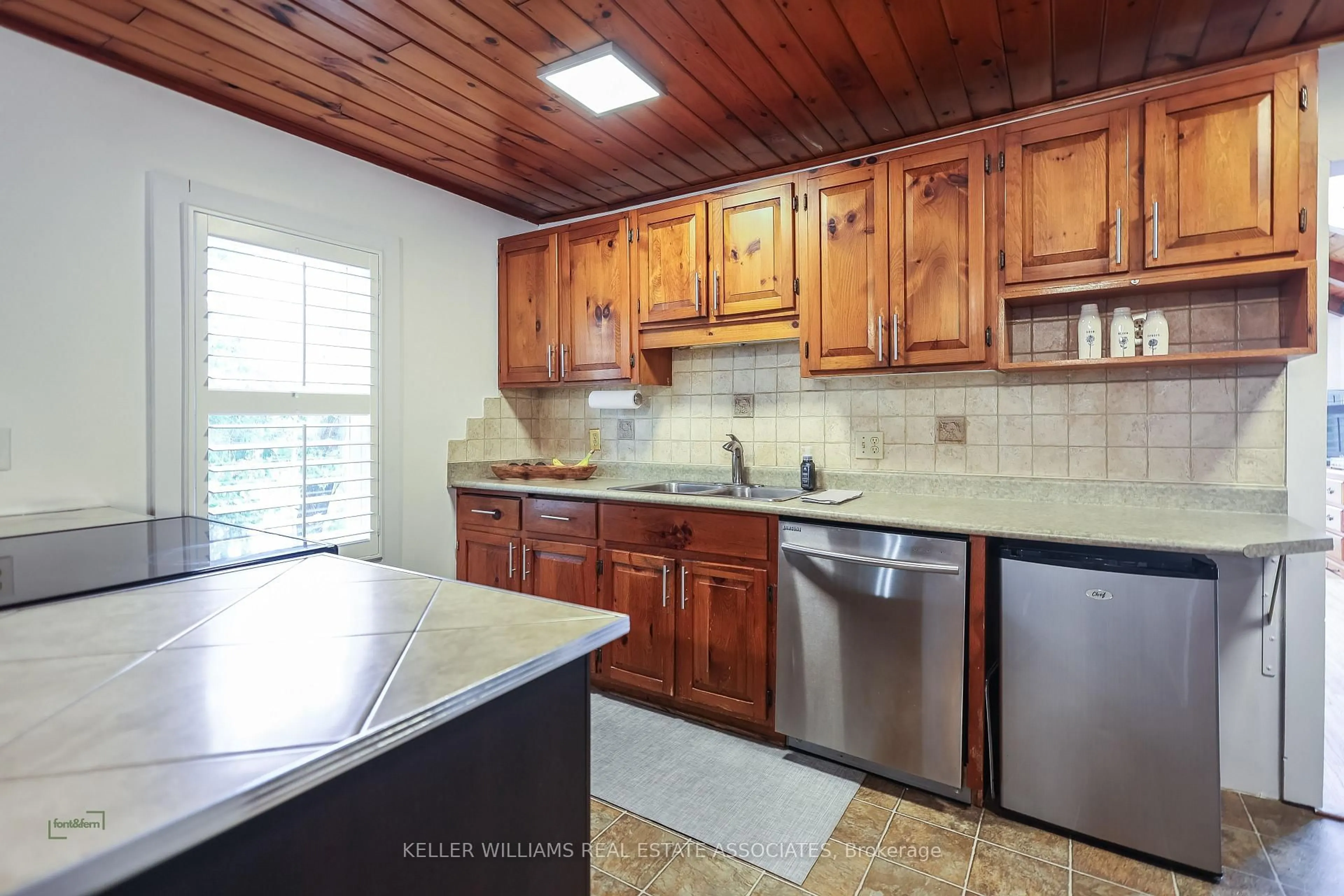 Standard kitchen, unknown for 79 Tremaine Rd, Milton Ontario L9T 2W8