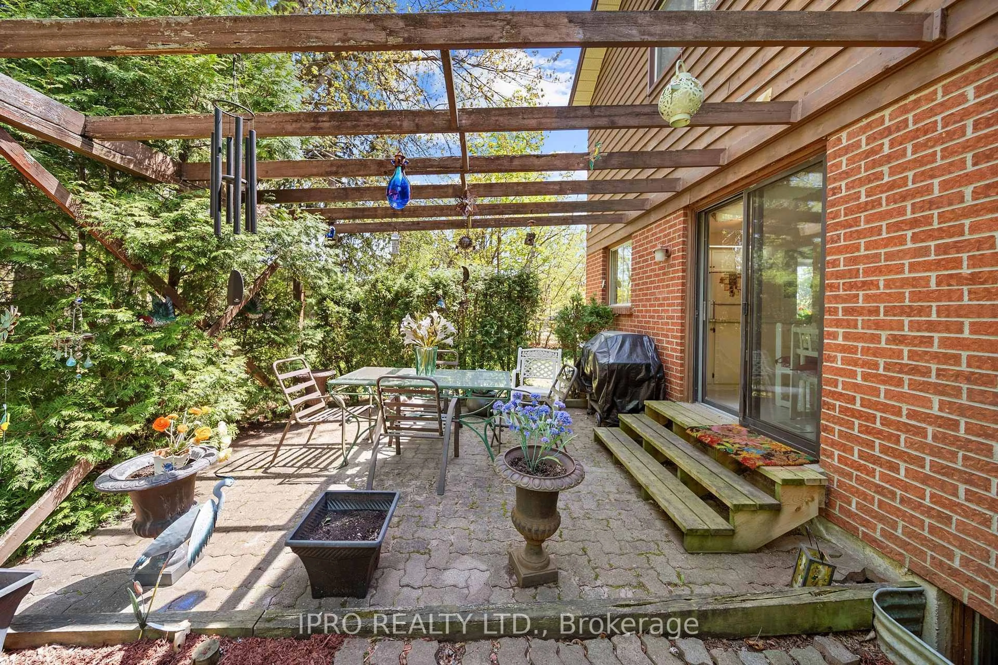 Patio, street for 1 Carnforth Dr, Brampton Ontario L6Z 1T7