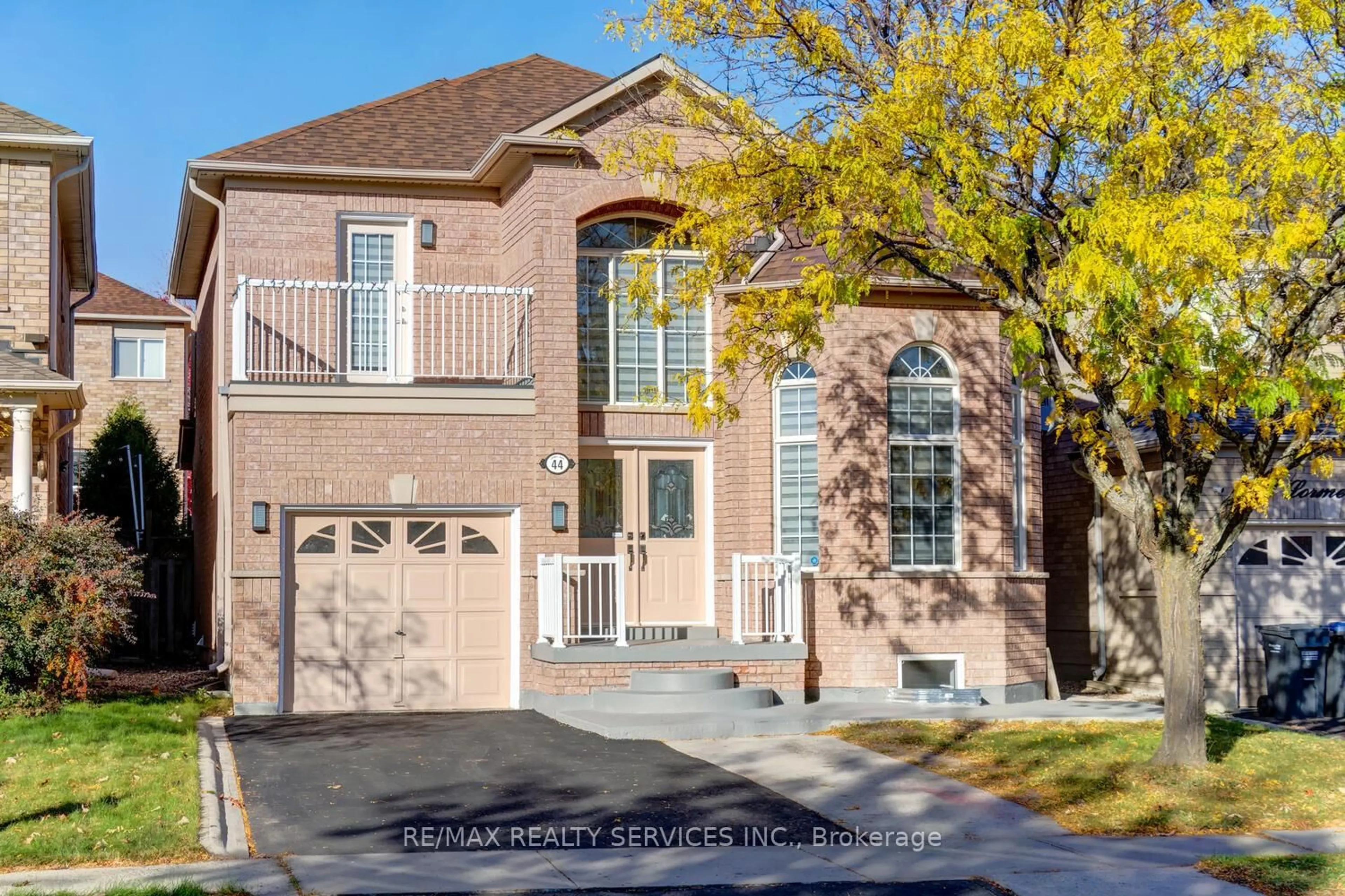 Home with brick exterior material, street for 44 Lormel Gate, Brampton Ontario L7A 2R6