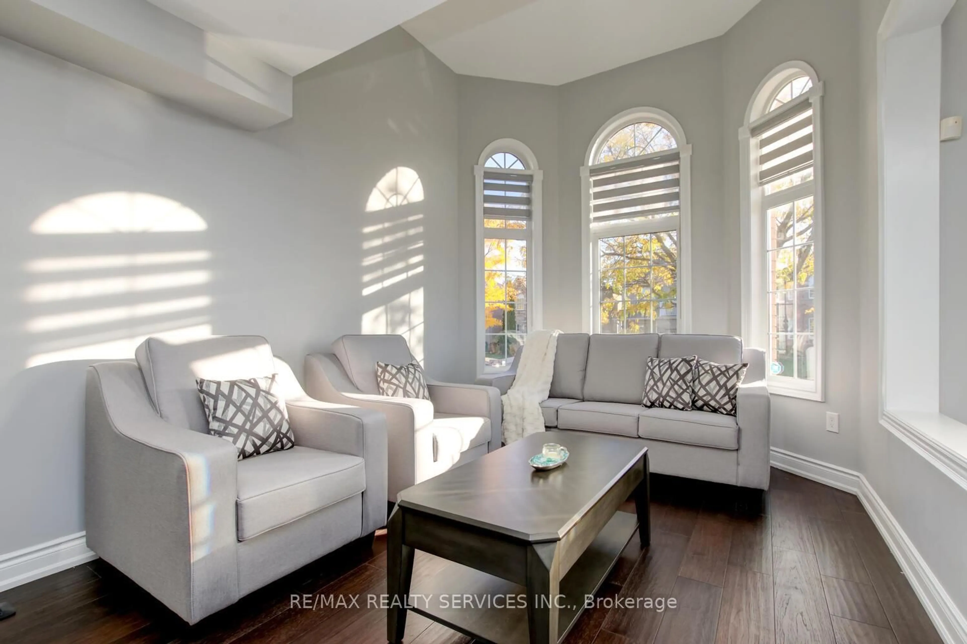 Living room with furniture, unknown for 44 Lormel Gate, Brampton Ontario L7A 2R6