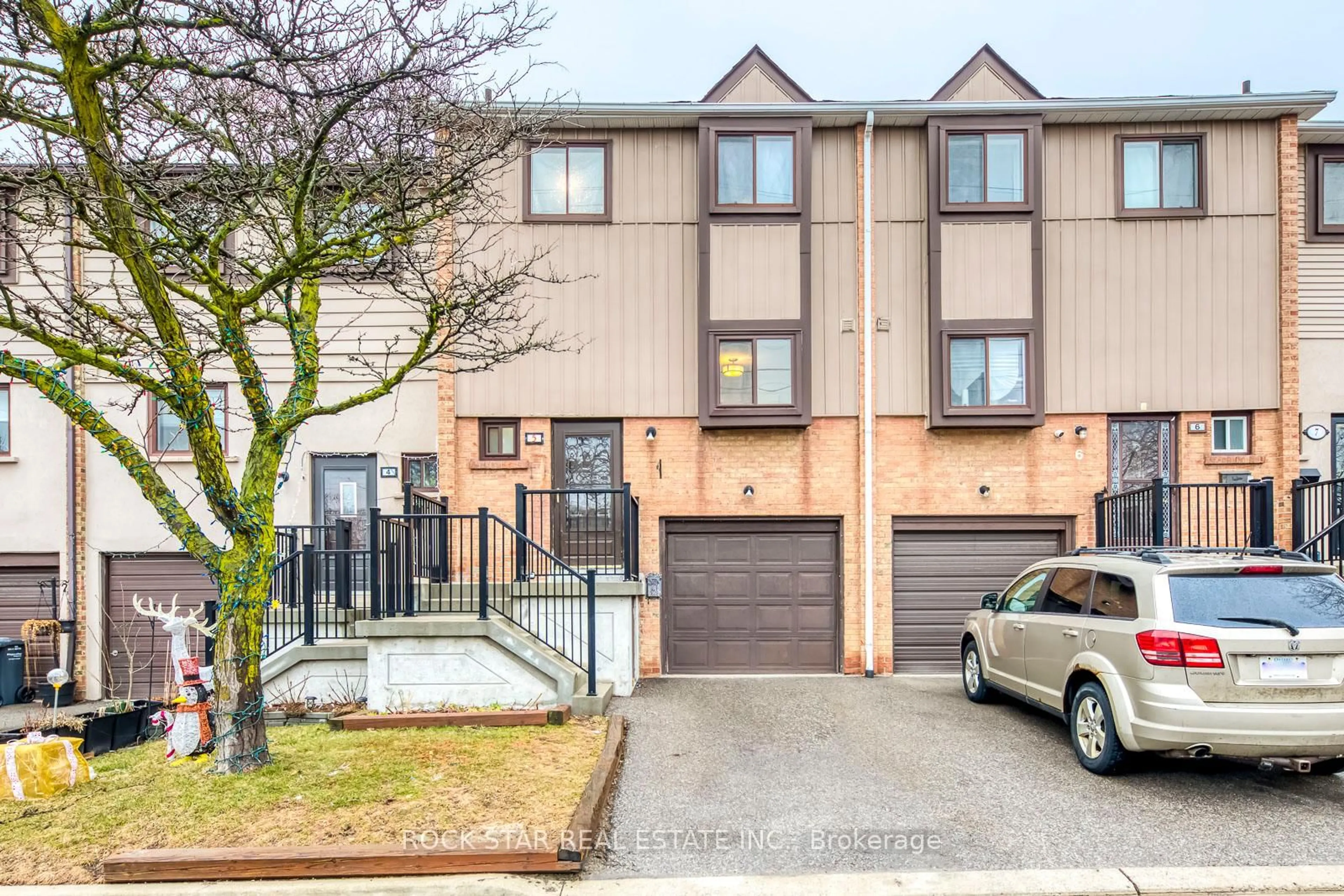 Unknown for 5 Moregate Cres #69, Brampton Ontario L6S 3K9
