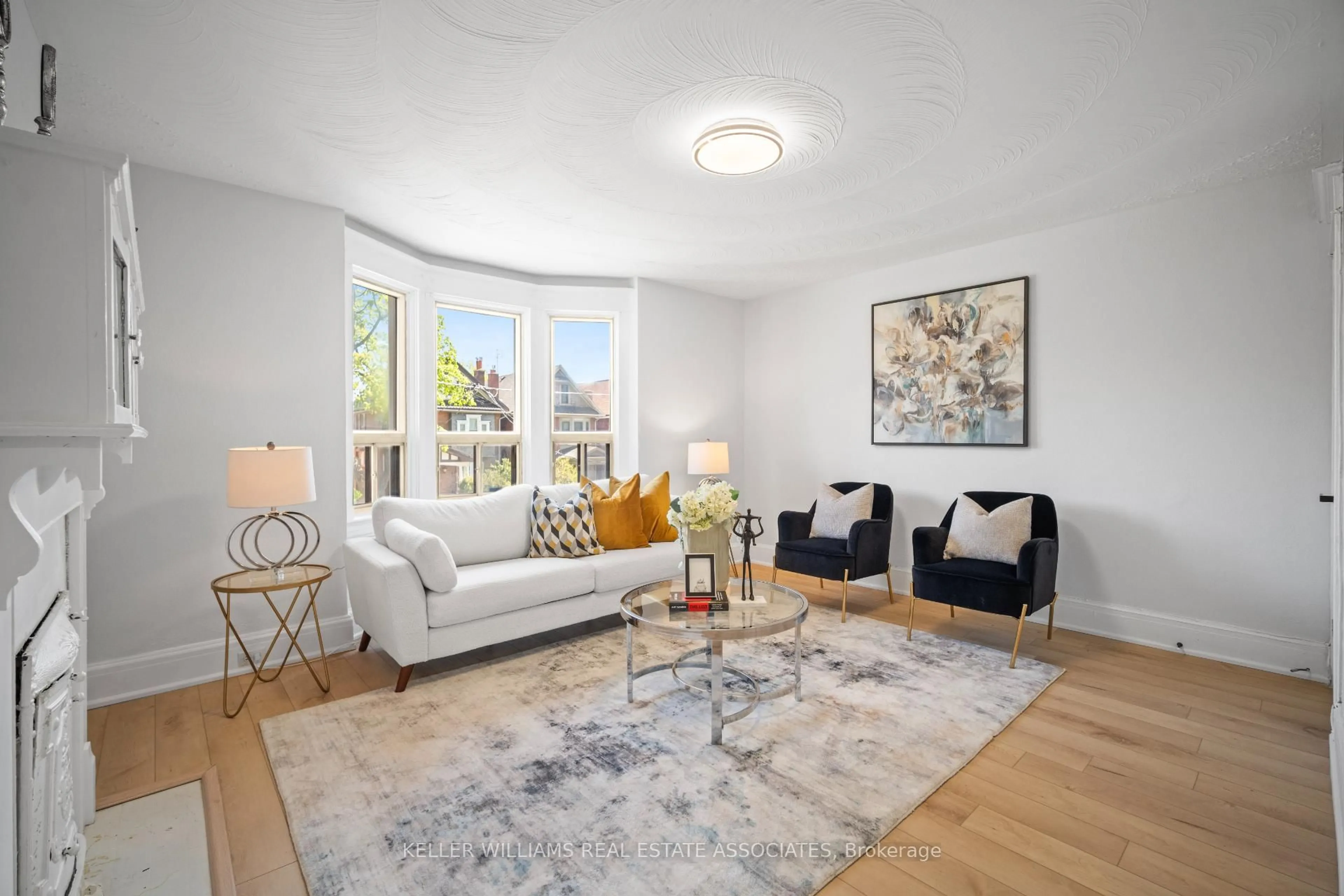 Living room with furniture, unknown for 80 Mavety St, Toronto Ontario M6P 2L6