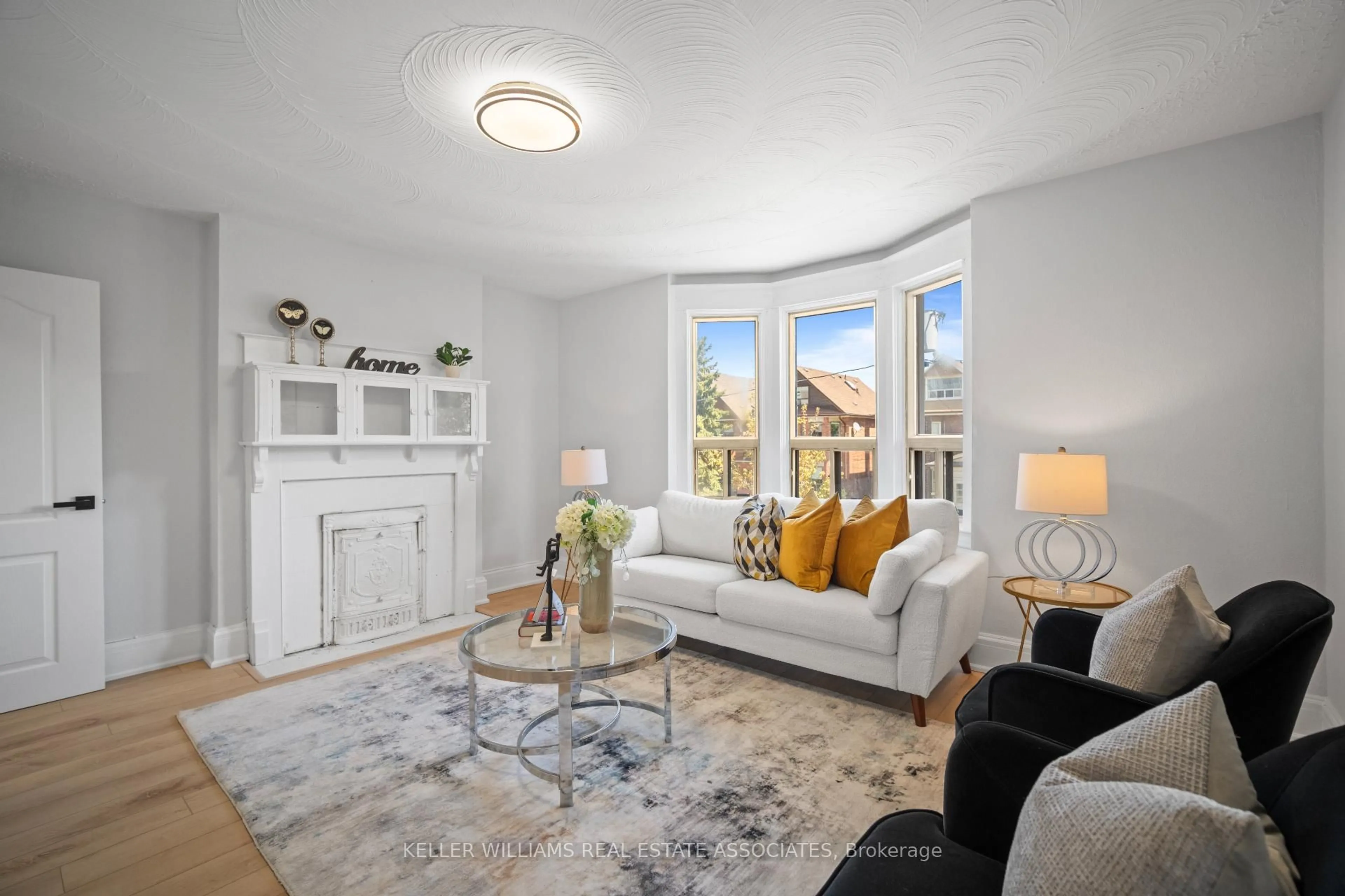 Living room with furniture, unknown for 80 Mavety St, Toronto Ontario M6P 2L6