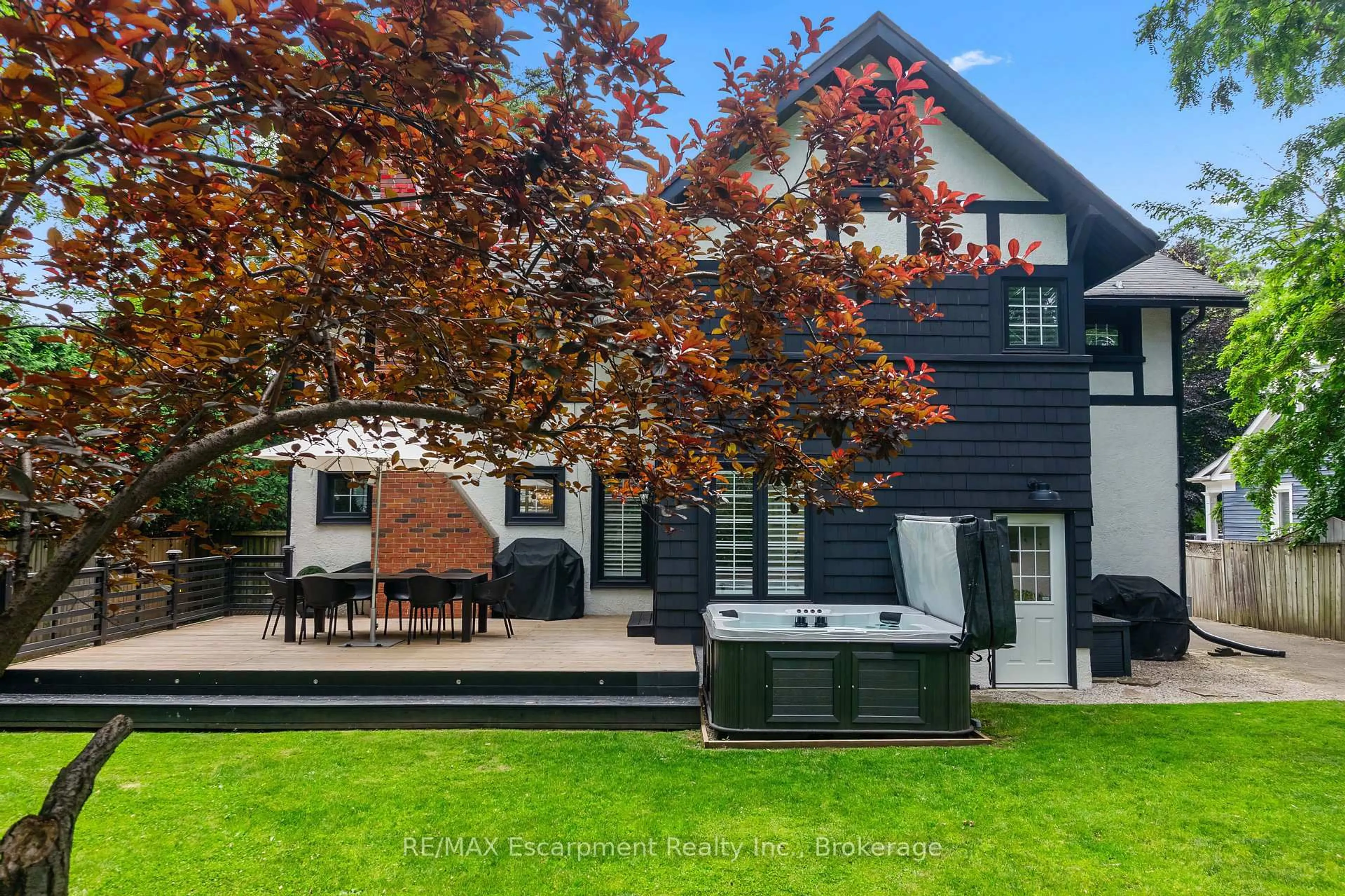 Unknown for 407 Trafalgar Rd, Oakville Ontario L6J 3H8