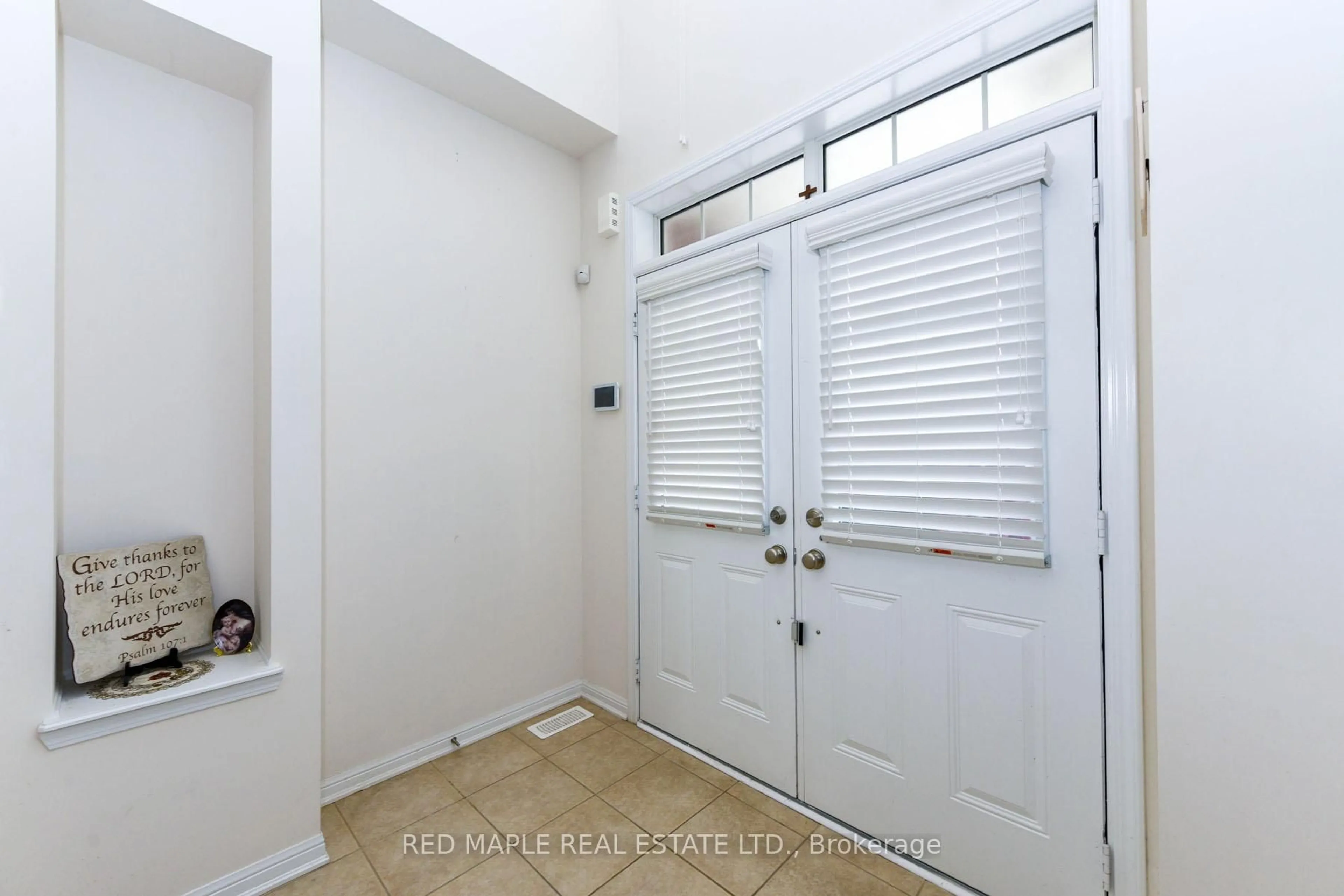 Indoor entryway for 25 Killick Rd, Brampton Ontario L7A 0Y6
