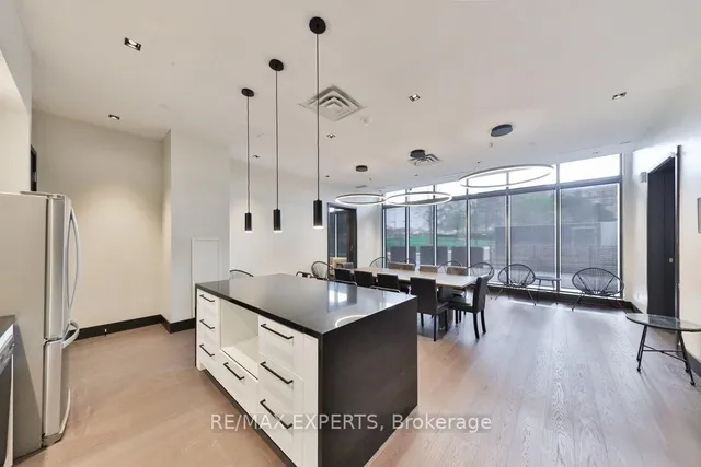 Additional property image - 1461 Lawrence Ave Unit 802
