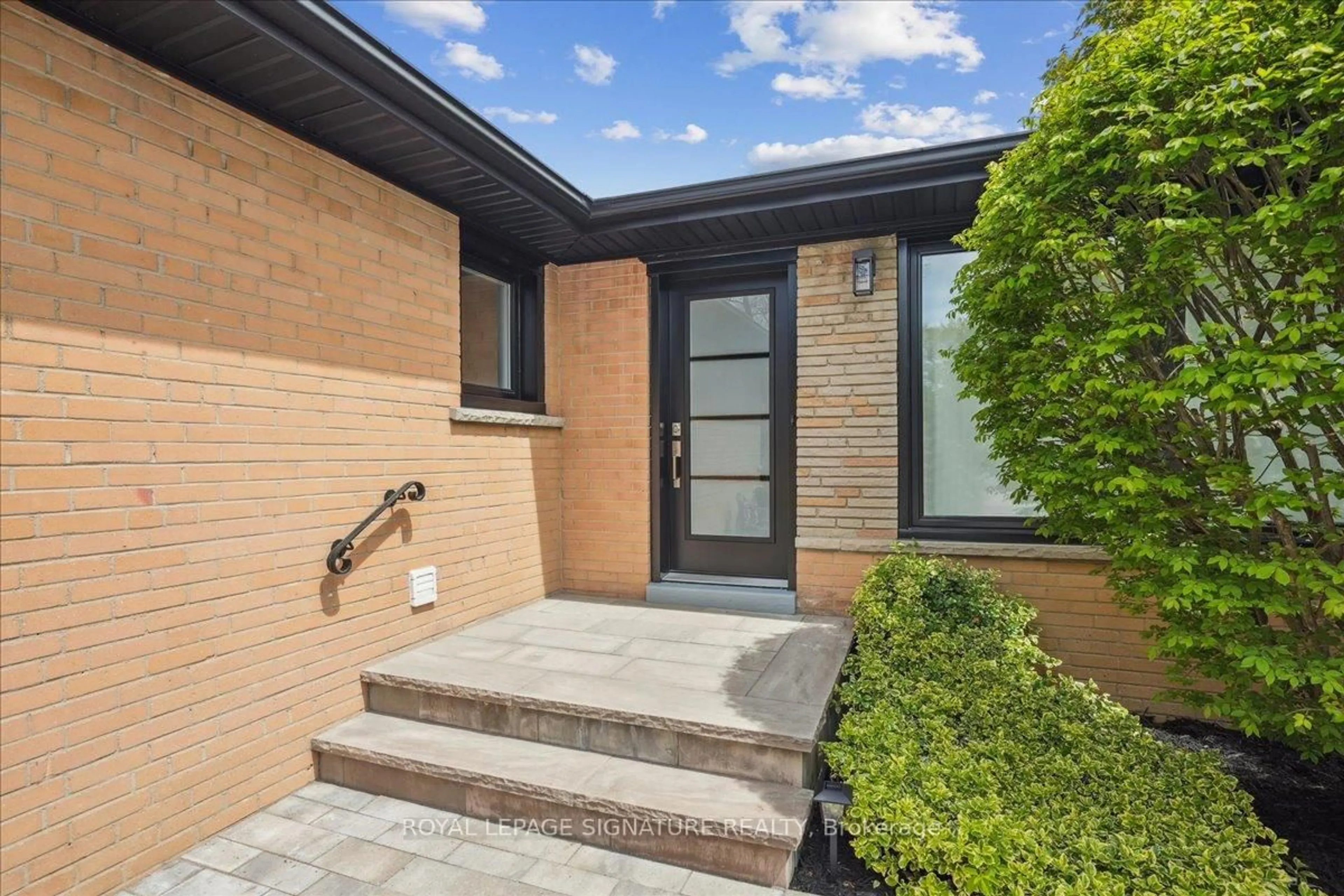 Home with brick exterior material, street for 1254 Epton Cres, Mississauga Ontario L5J 1R8